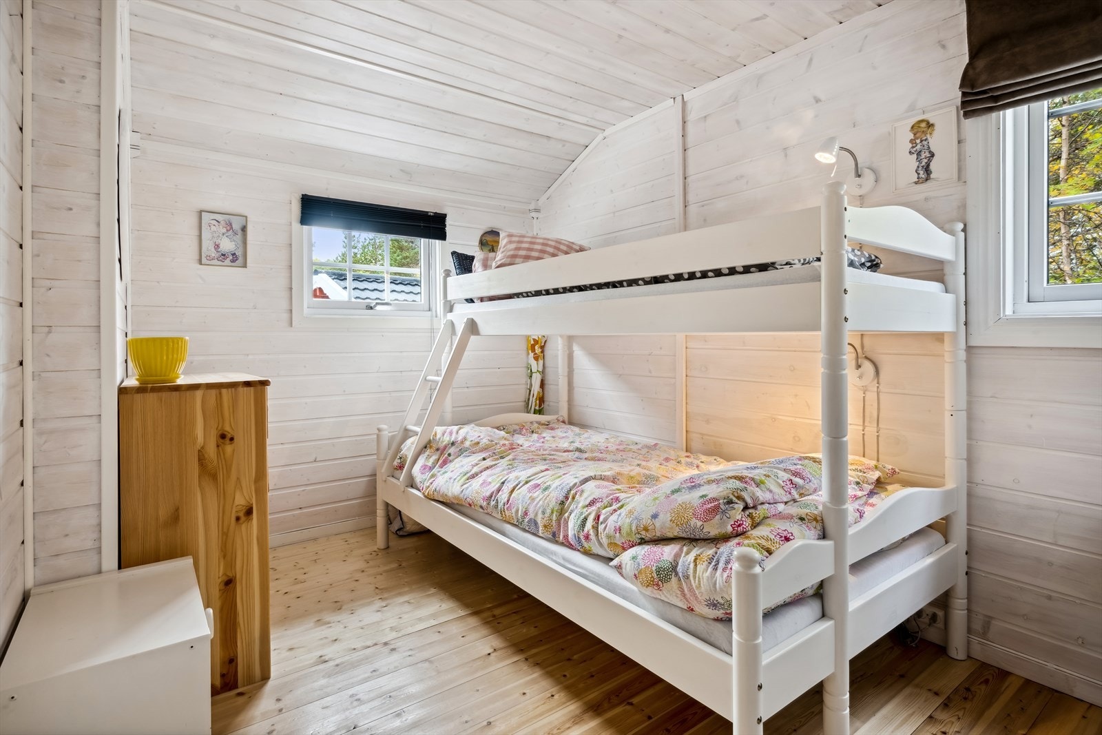 Soverommene har plass til dobbeltseng og/eller køyeseng. Galleribilde