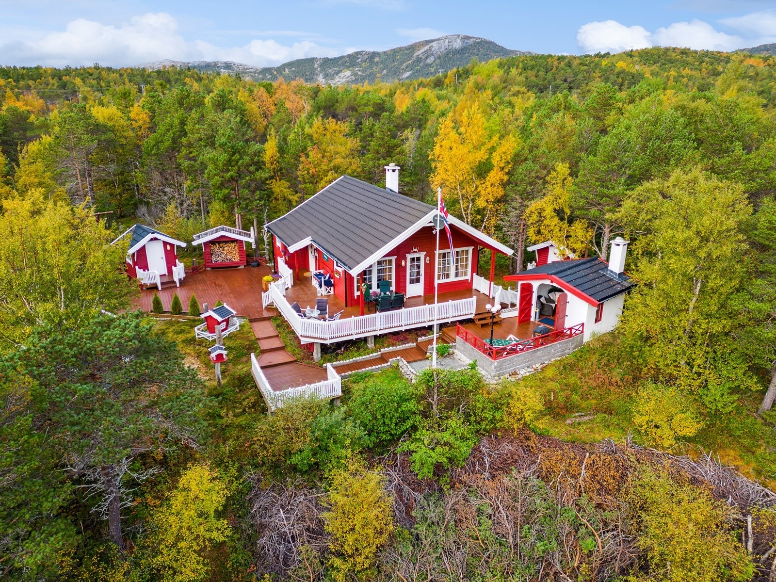 Velkommen til Valnes og Trongsmågveien 8 - En idyllisk og gjennomført fritidseiendom! Galleribilde