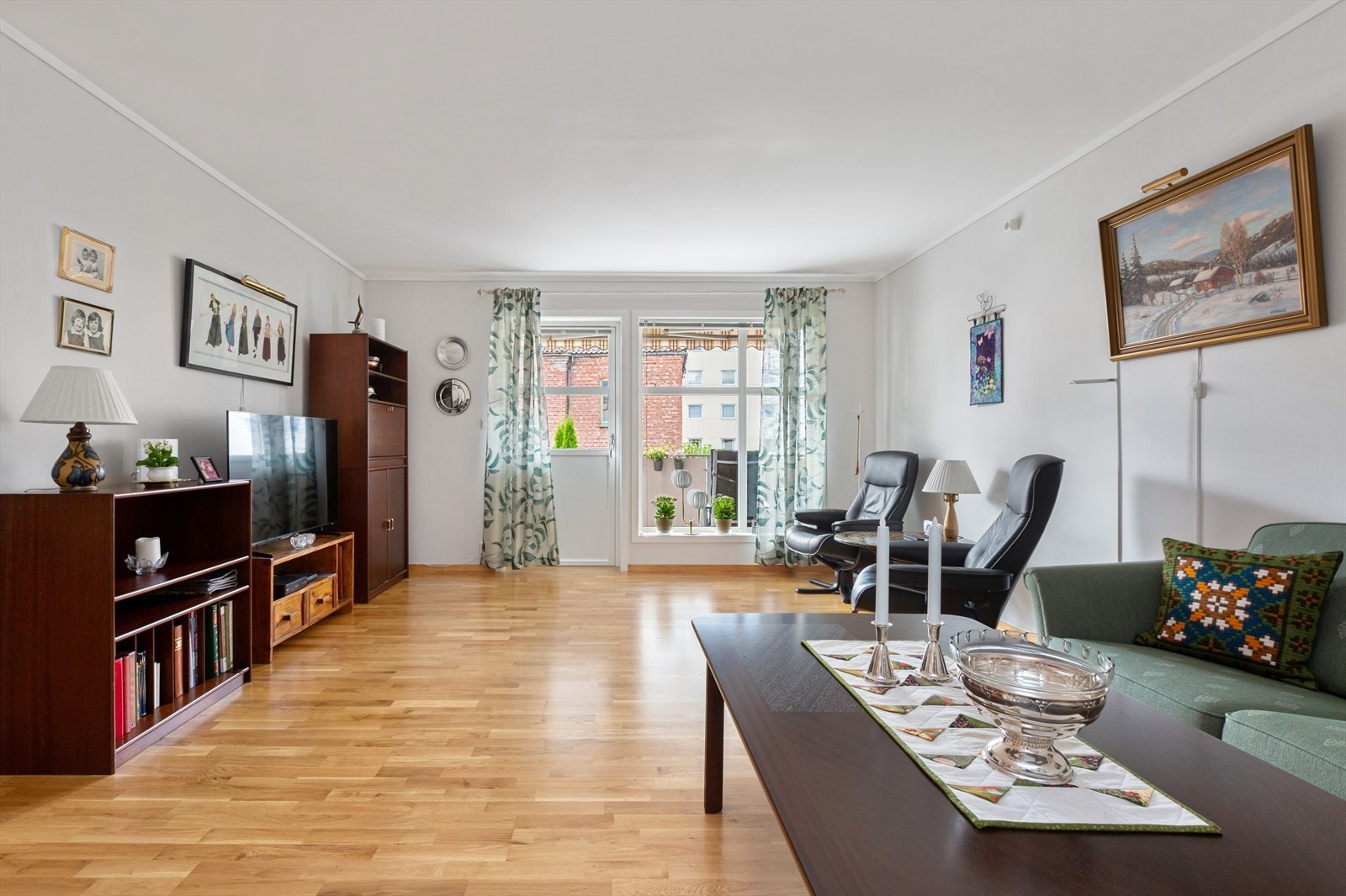 Stue med utgang til balkong Galleribilde