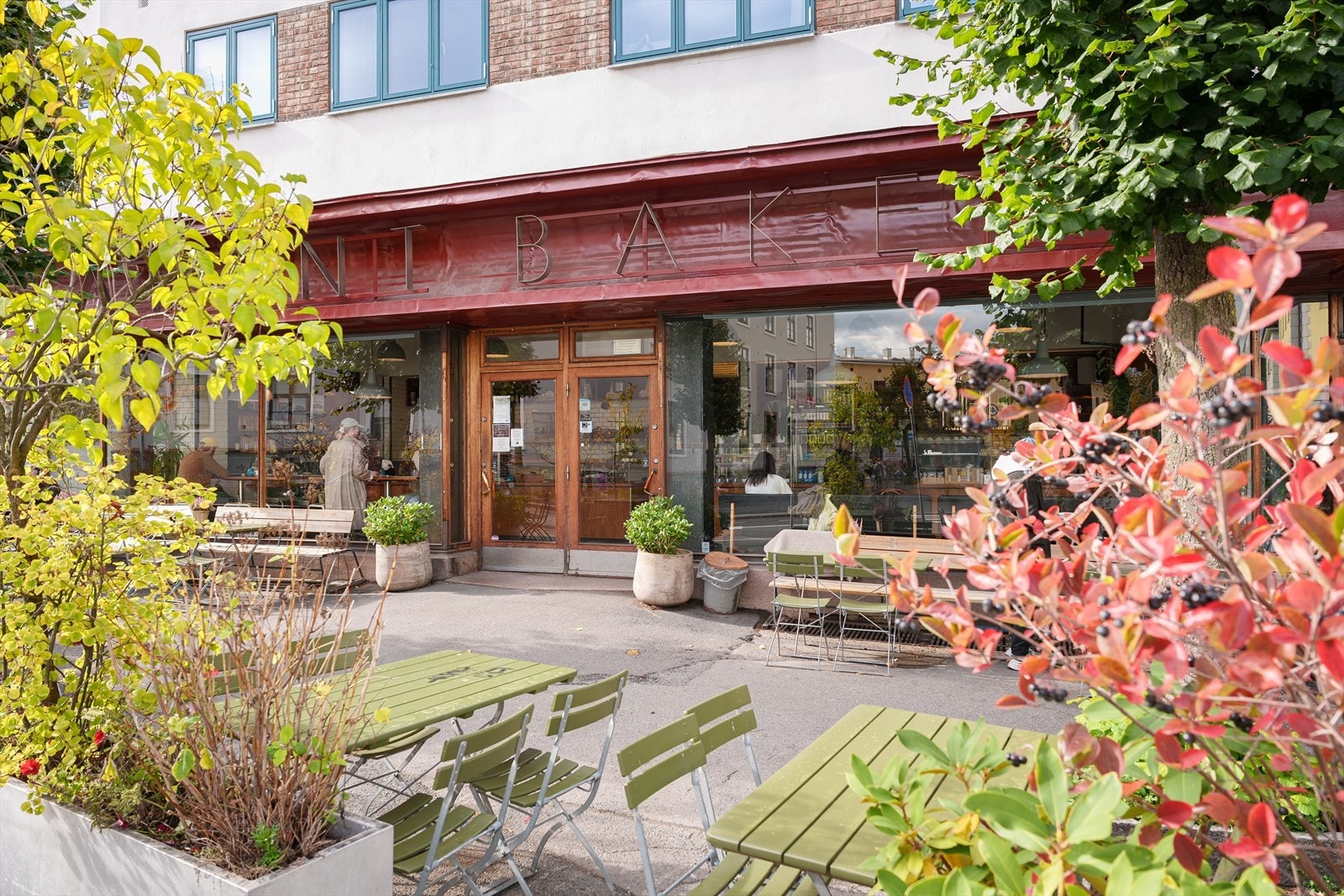 I samme bygg som leiligheten kan du få ferske bakevarer fra Åpent Bakeri. Galleribilde