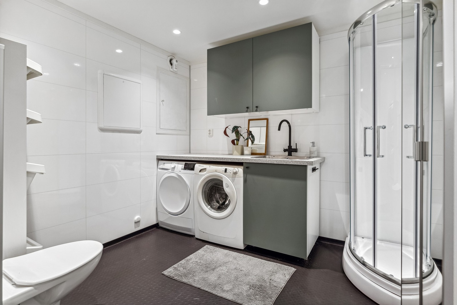 Bad/vaskerom i kjeller Galleribilde