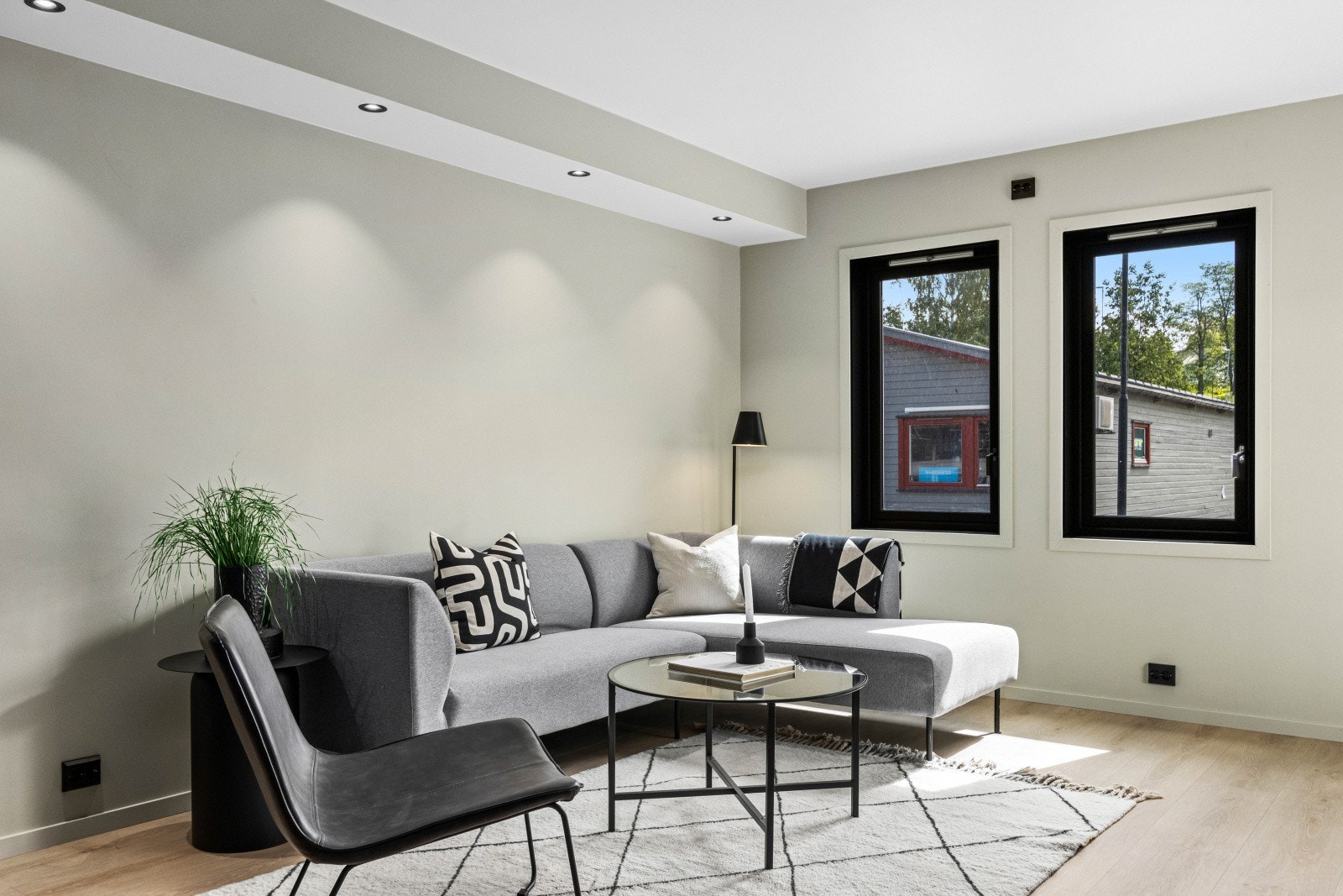 Downlights i himling med dimmefunksjon. Galleribilde