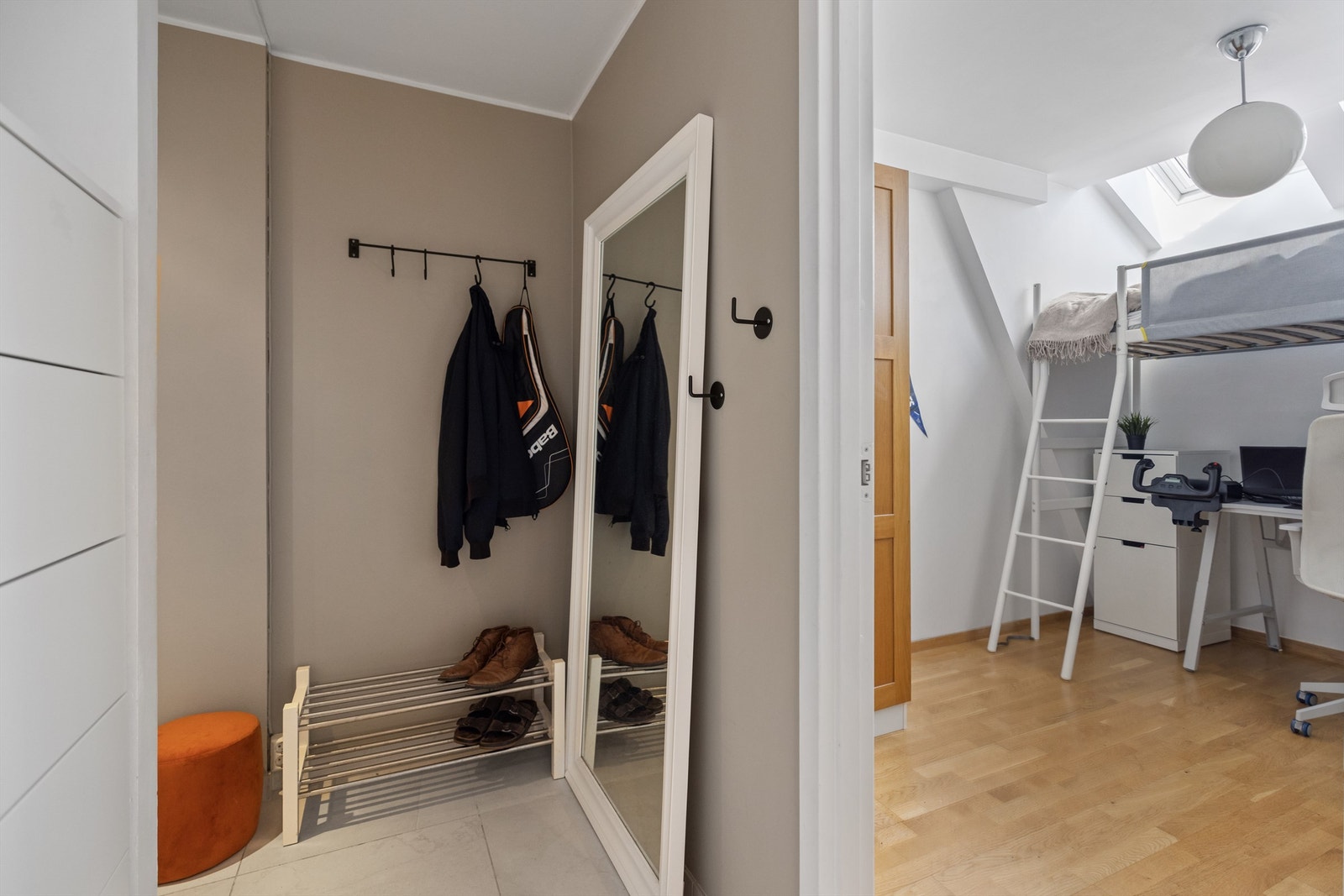 I første etasje finner du to soverom og bad Galleribilde