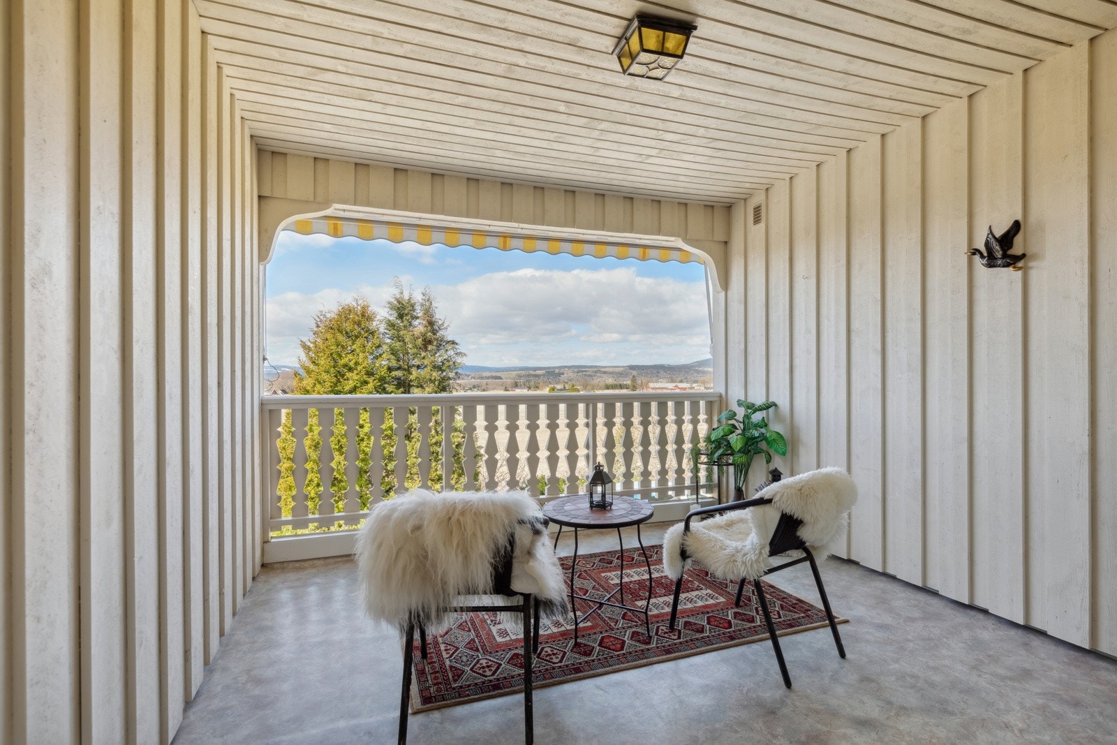 Boligen har flere fine uteplasser. Galleribilde