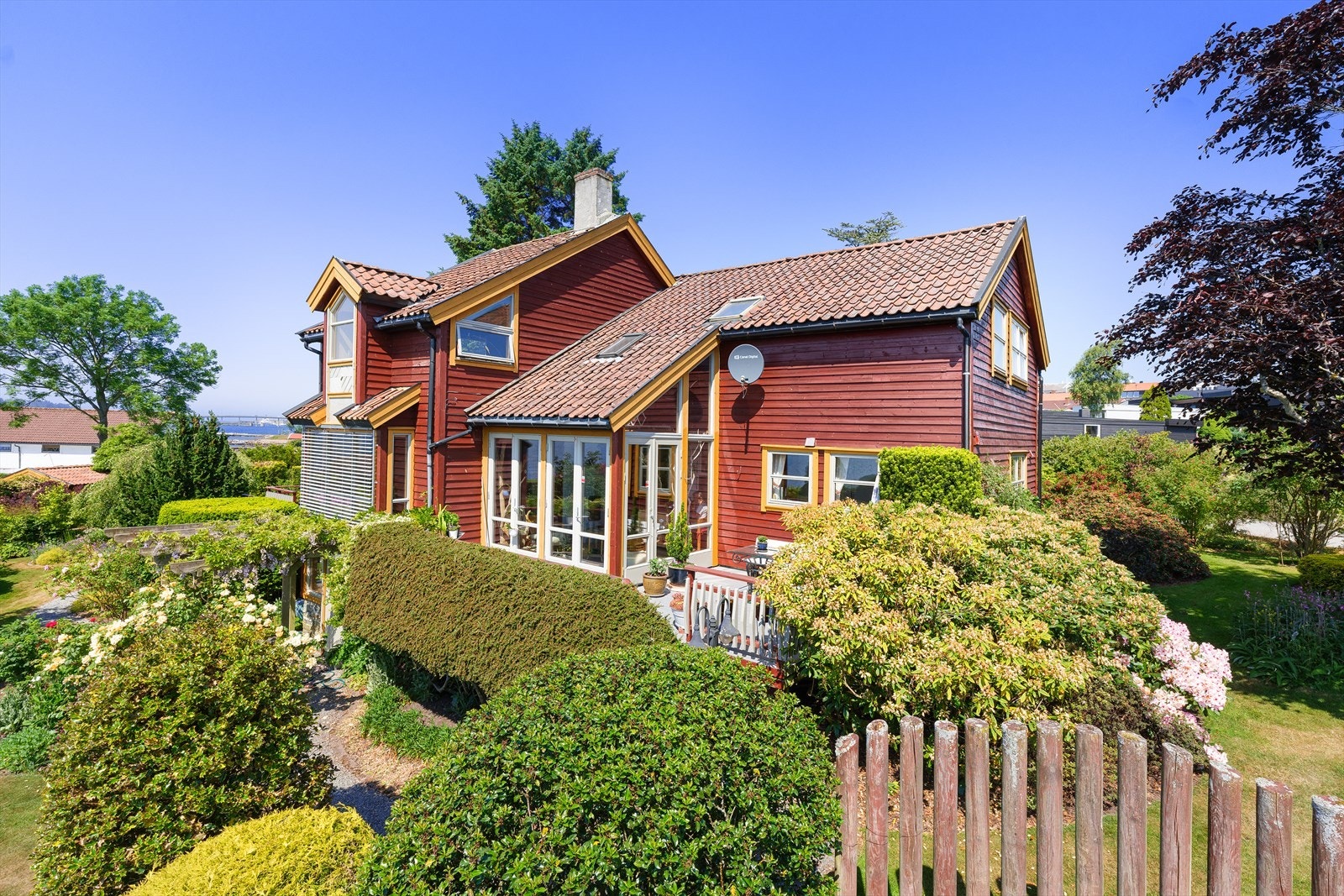 Innholdsrik bolig med nydelig beliggenhet Galleribilde