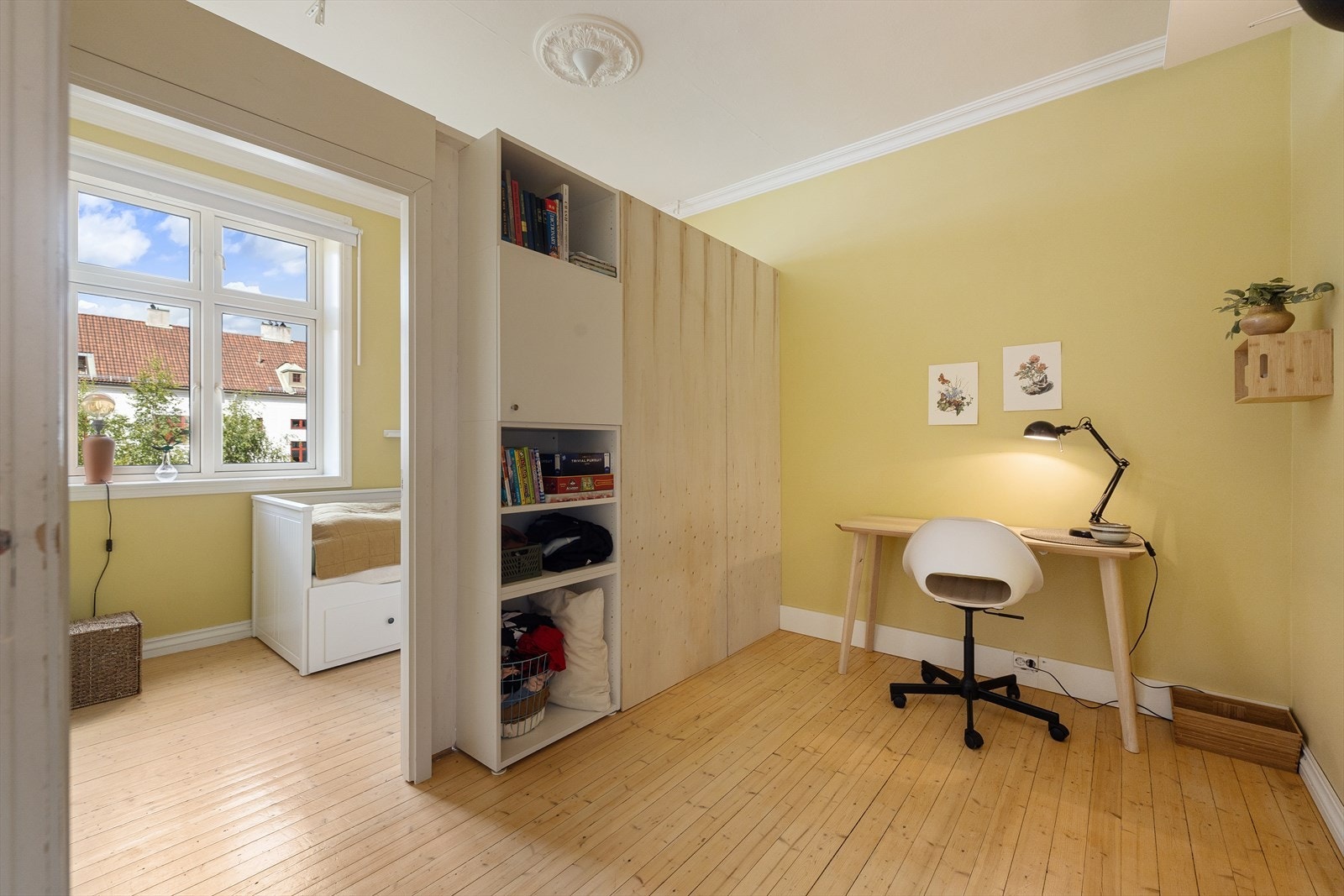 Fra soverommet er det dør til alkoven Galleribilde