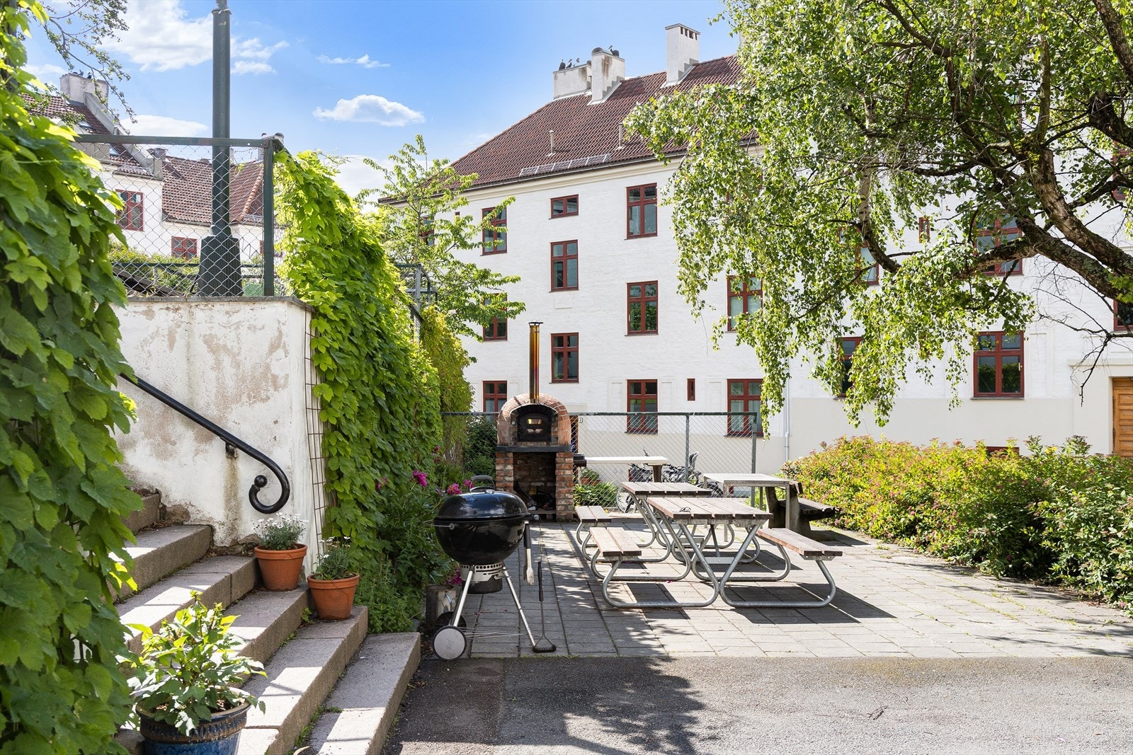 Hyggelige sittegrupper med griller Galleribilde