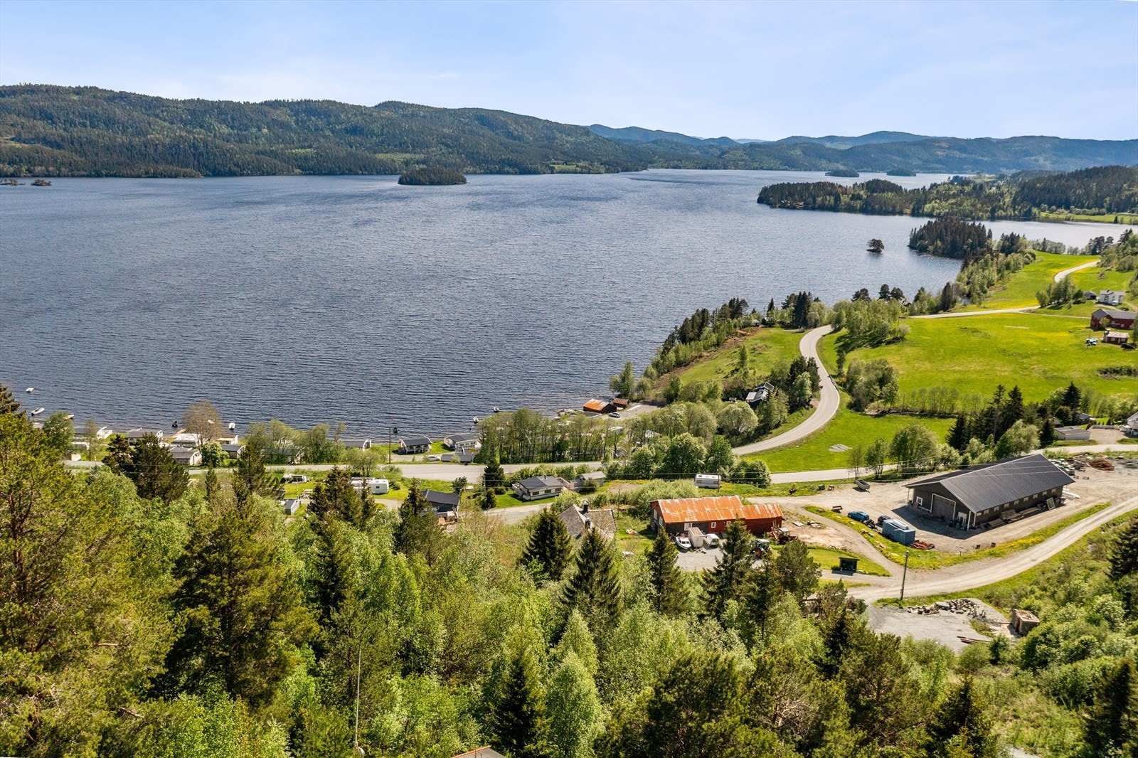 Kort vei til badeplass og Grønnset friluftsområde. Galleribilde