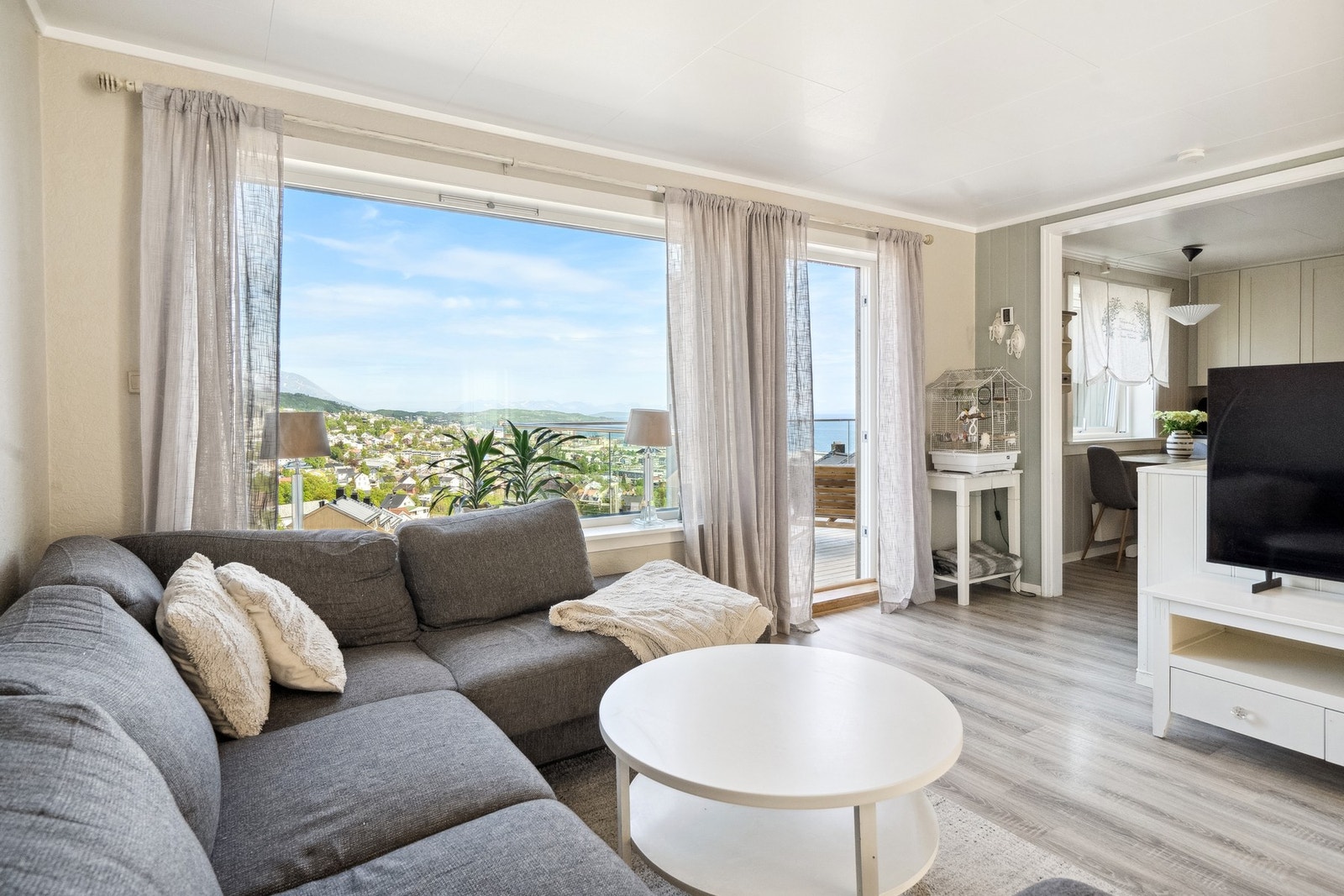 Fra stua har man panoramautsikt Galleribilde