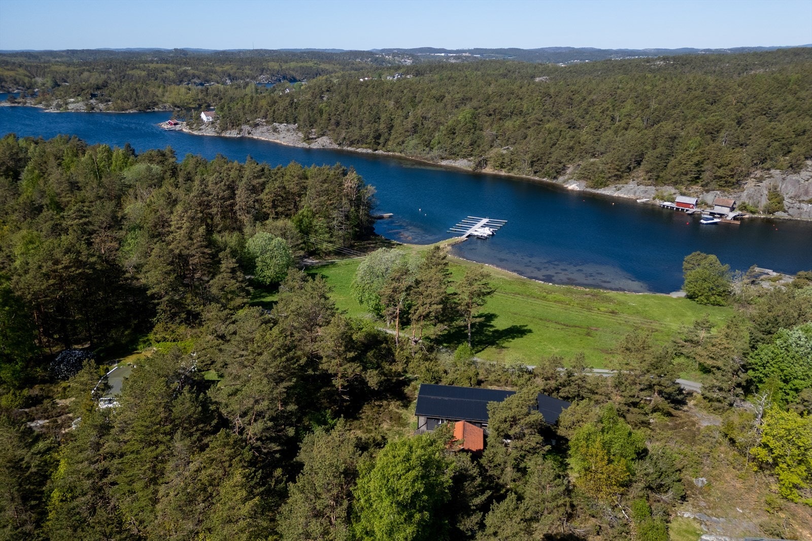 Oversiktsbilde mot Fossdalskilen med drone Galleribilde
