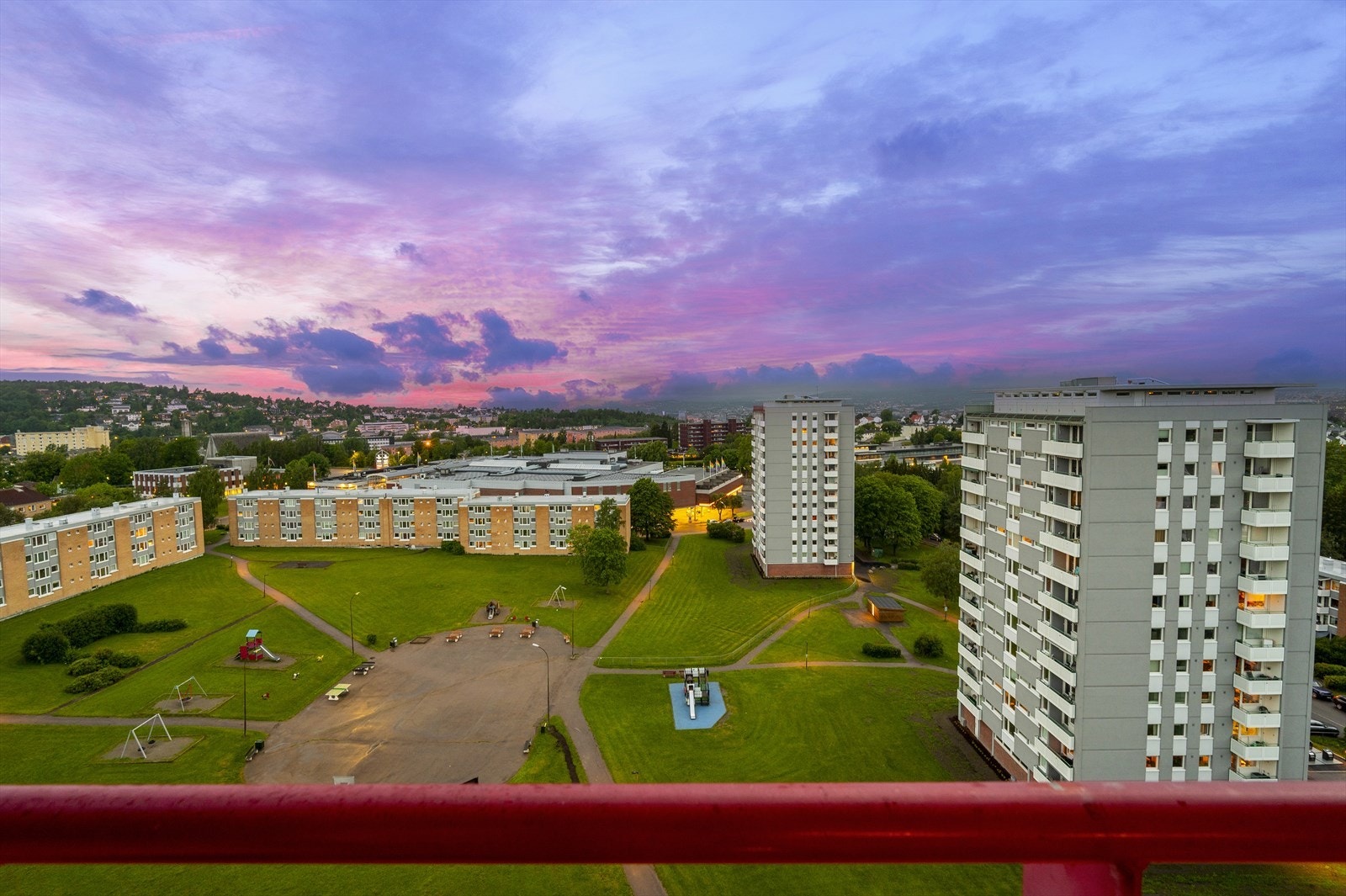 Leiligheten har en god intern beliggenhet i 11. etasje. Galleribilde