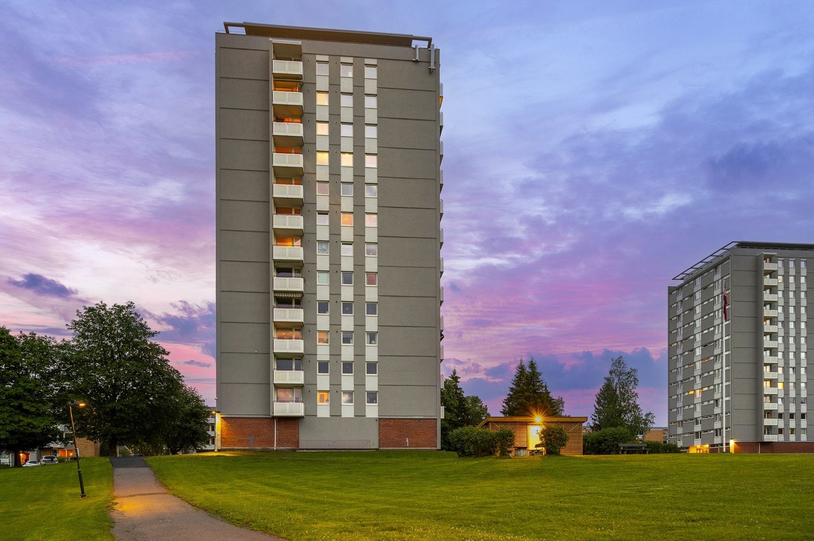 Her bor du på sentrale Manglerud med kort vei til både dagligvarehandel, barnehager/skoler, idylliske turområder, og et svært godt kollektivtilbud. Galleribilde