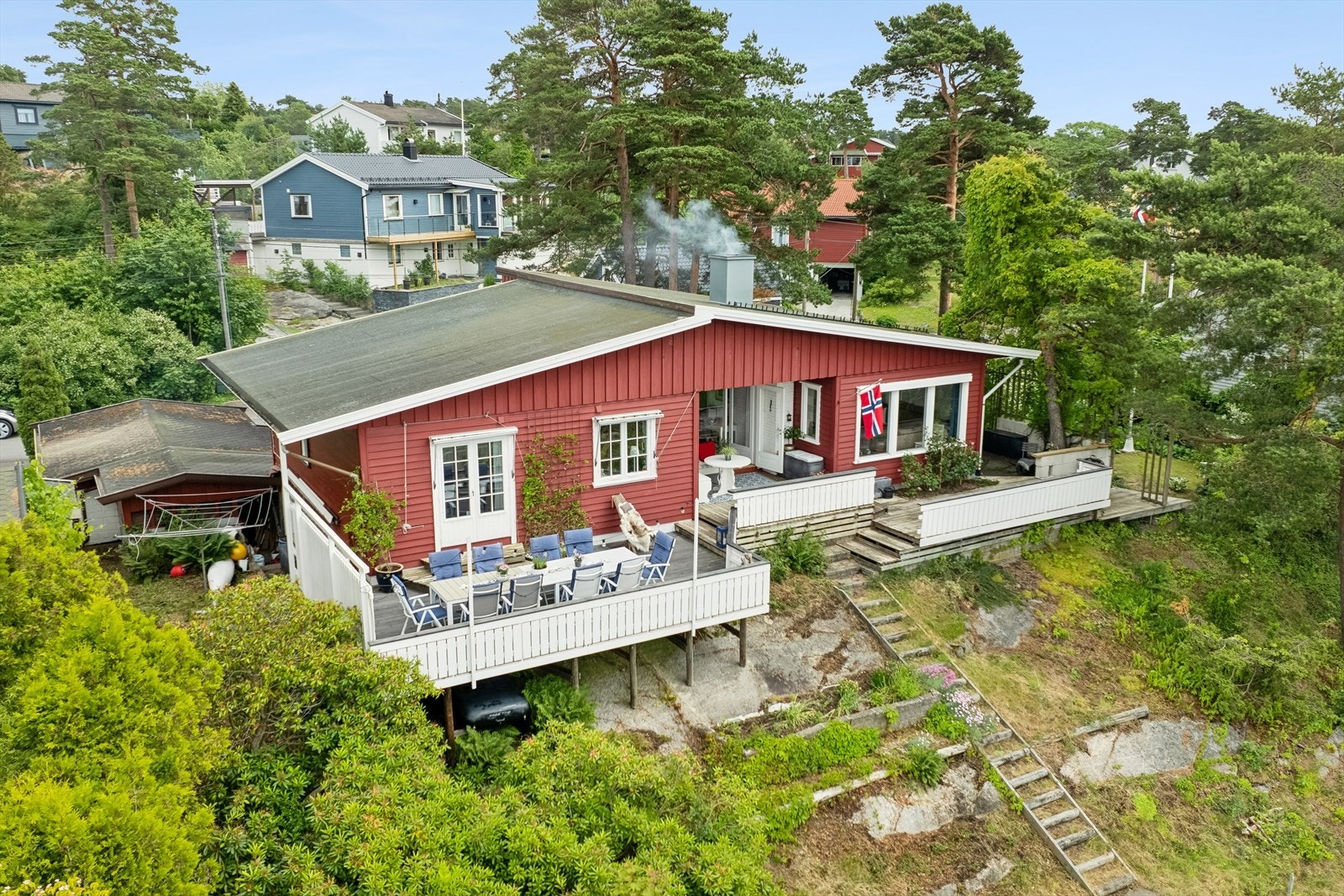 Eiendommen ligg meget flott til i et rolig og veletablert boligområde. Galleribilde