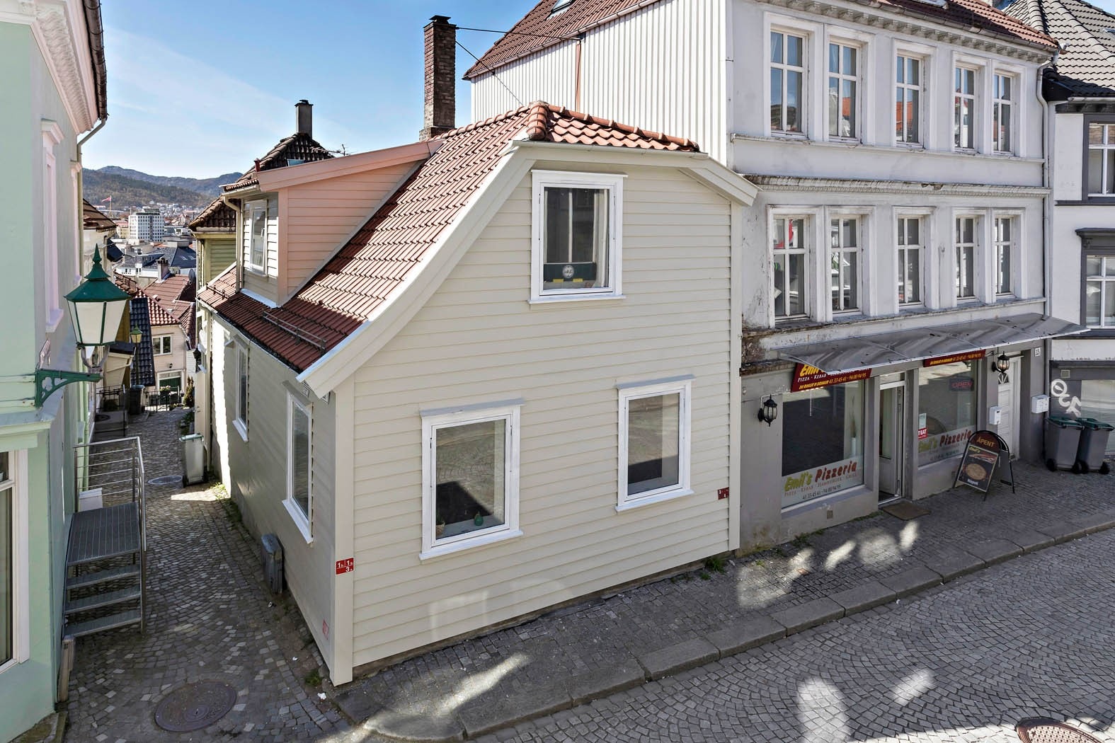 Koselig enebolig like ved Støletorget Galleribilde