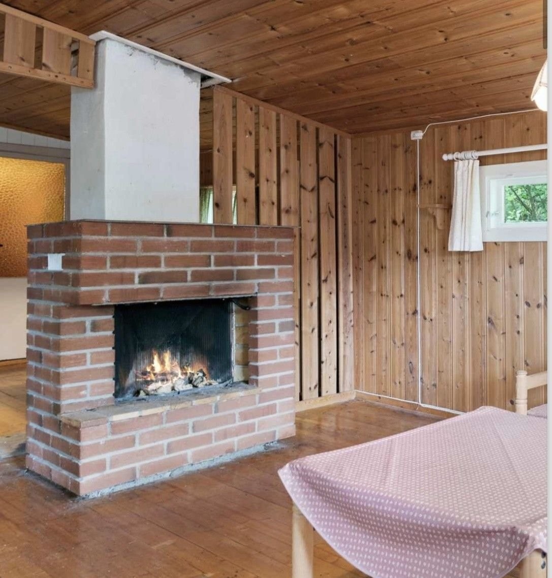 Teglstenpeis på stuen Galleribilde