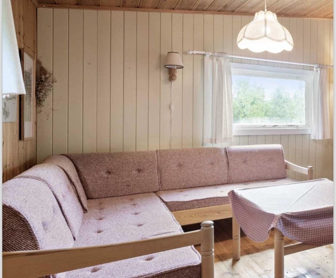 Mindre vindu mot sør på stua Galleribilde