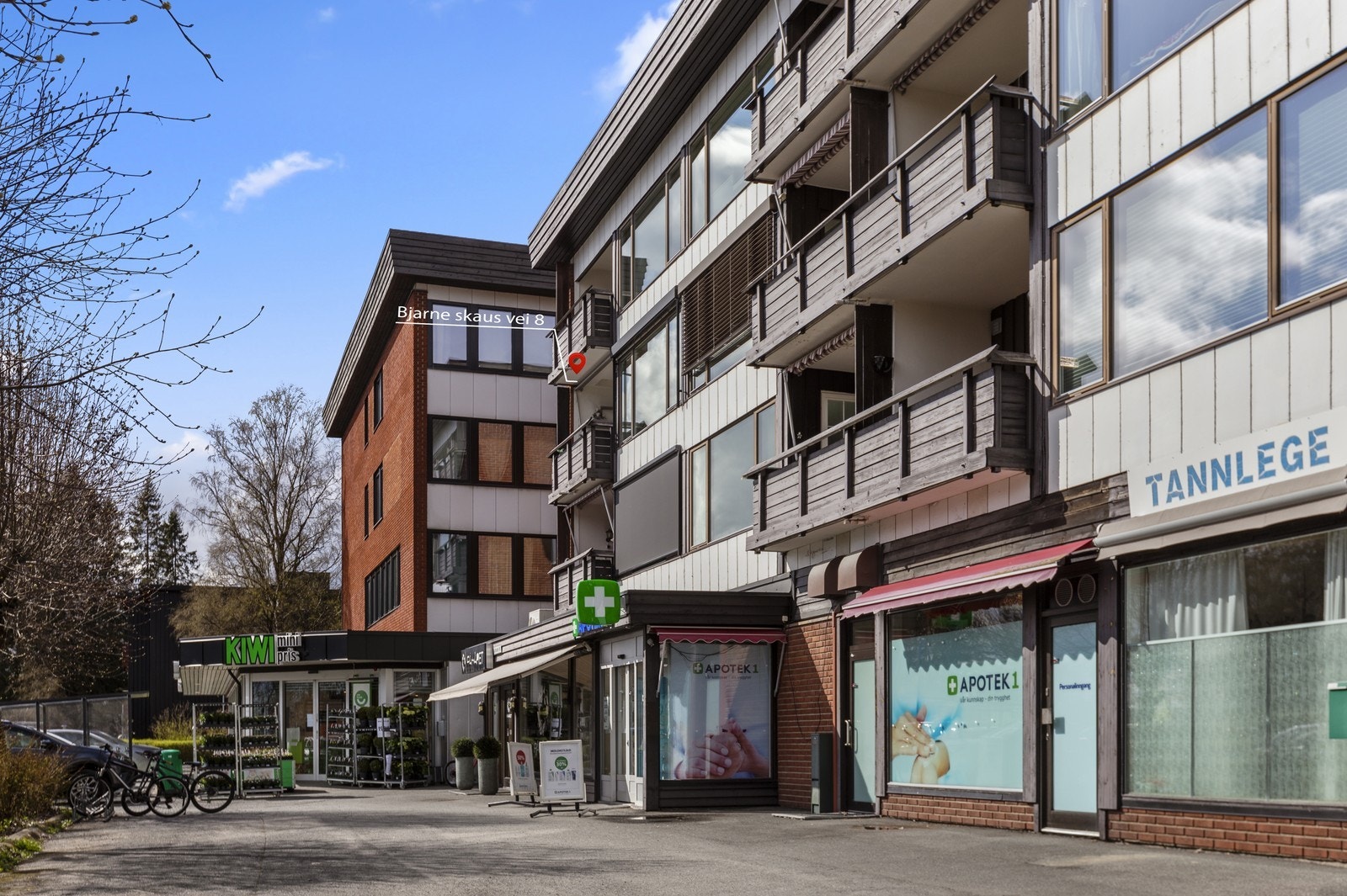 Kort vei til Kiwi, Tannlege, apoteket og en frisør Galleribilde