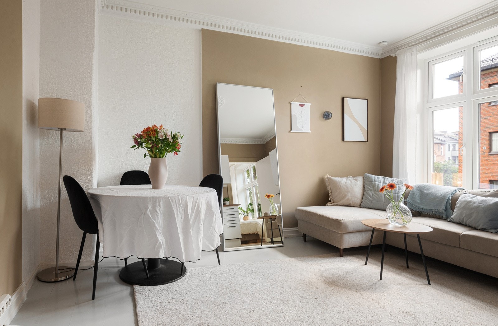 En tilbaketrukket, men sentral 2-roms Galleribilde