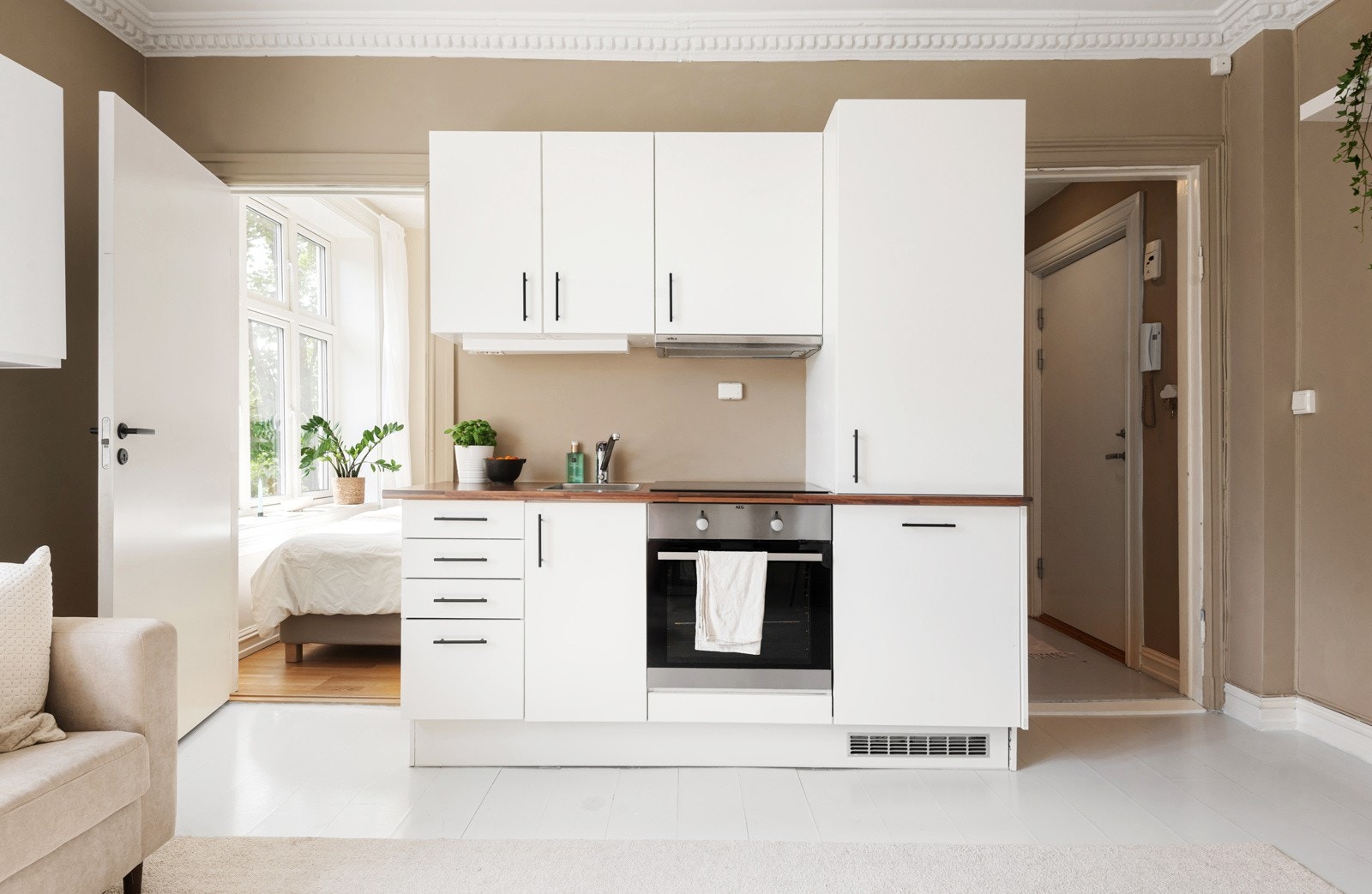 Oppvaskmasking, komfyr, platetopp og kjøleskap integrert Galleribilde