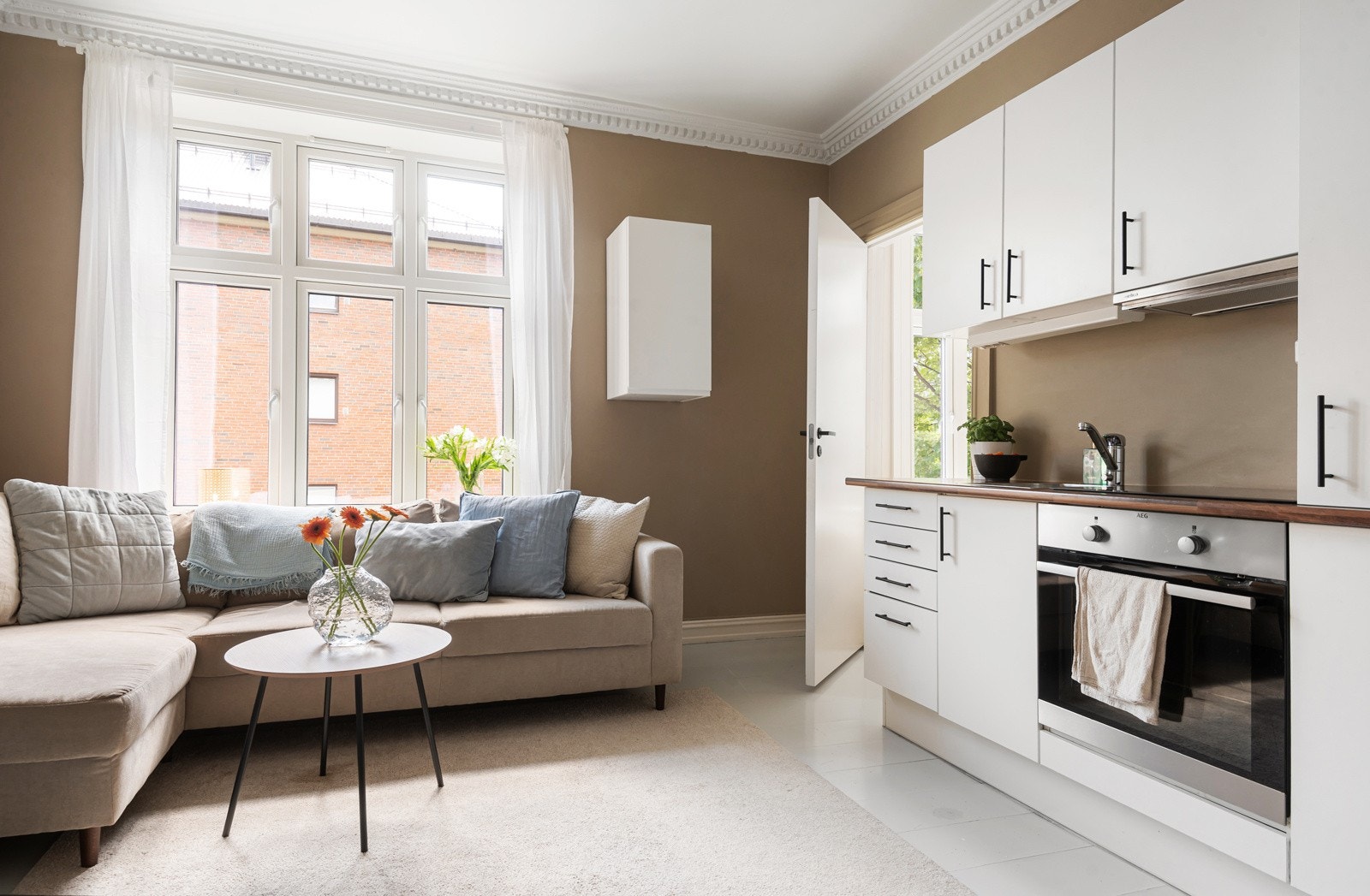 Kjøkken med integrerte hvitevarer Galleribilde