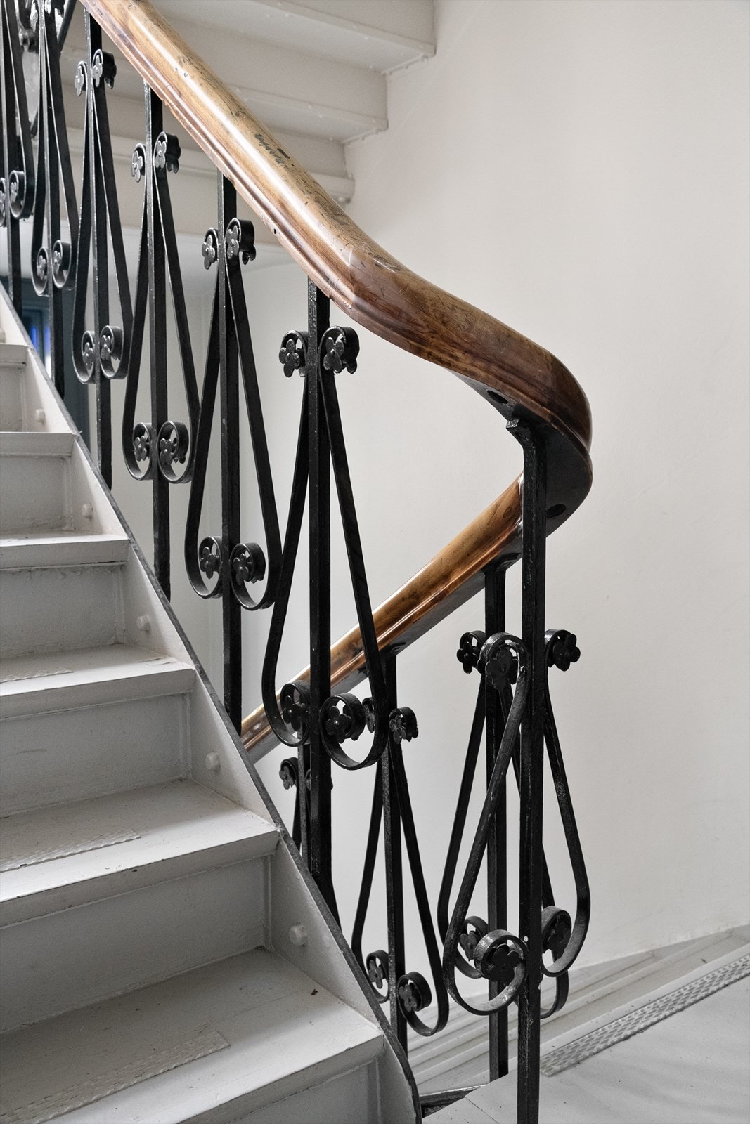 Trapperommet er velholdt og pent med gamle detaljer. Galleribilde