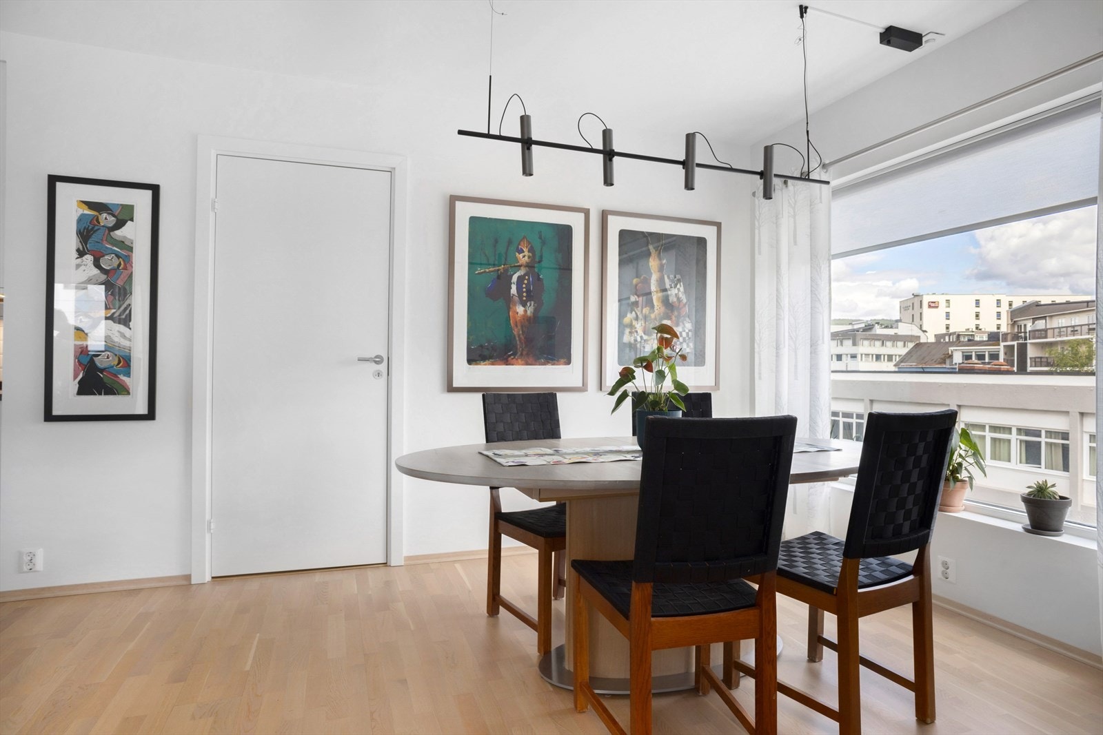 Leiligheten har et BRA-i på 105 kvm i tillegg til 5 kvm bod i kjeller. Galleribilde