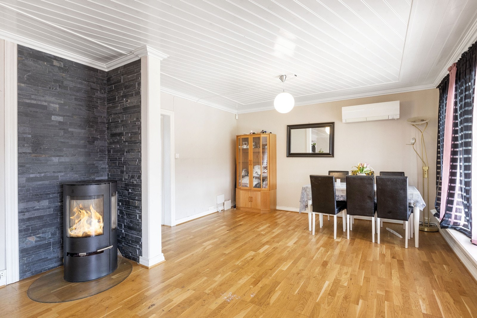 Peisovn og varmepumpe til kalde stunder. Galleribilde