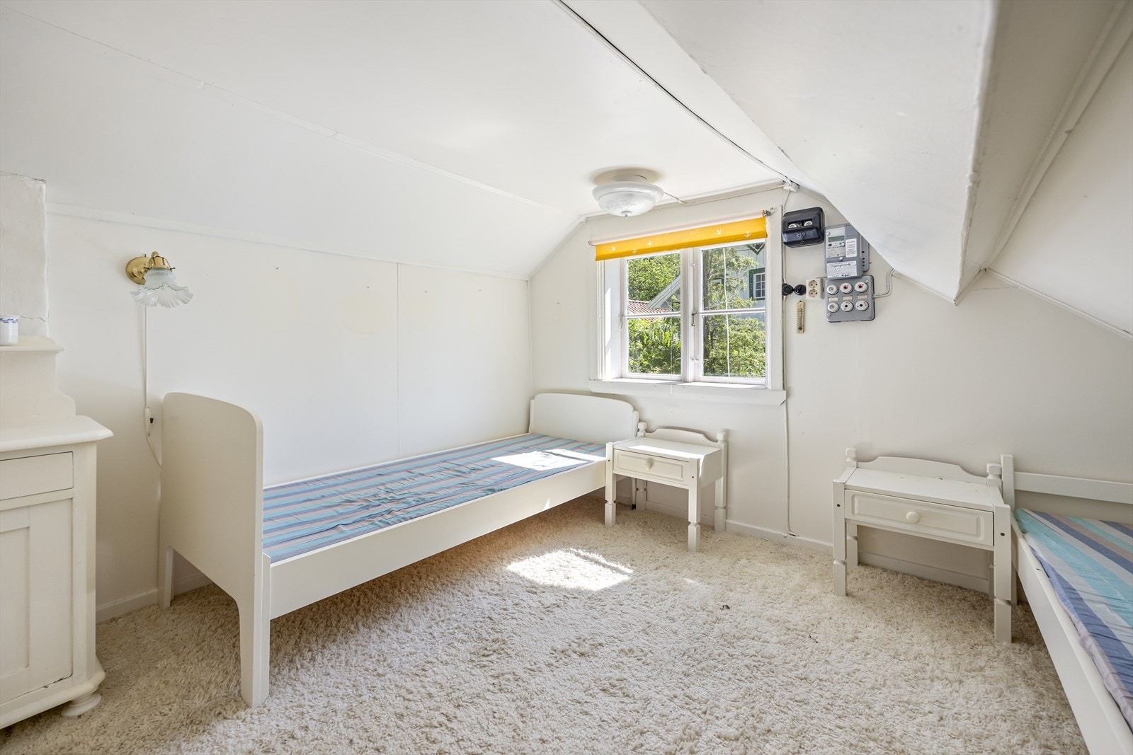 Loftet har 2 rom og diverse kott. Galleribilde