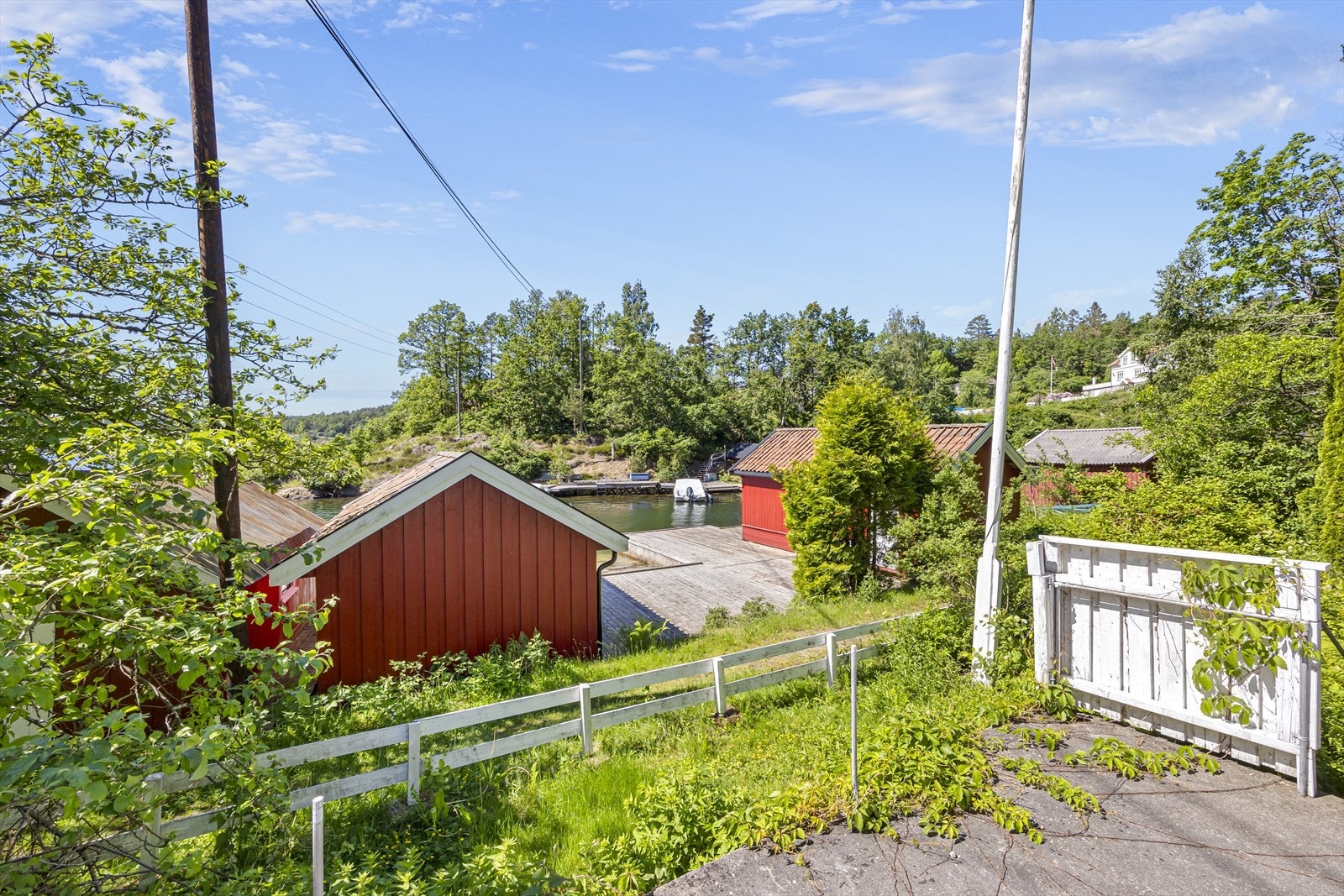 Støpt terrasse med gode solforhold. Galleribilde