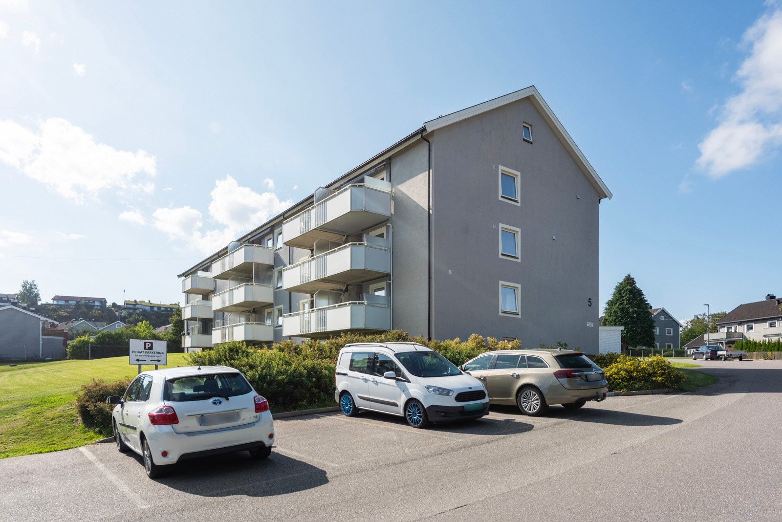 Felles parkeringsområde. Galleribilde