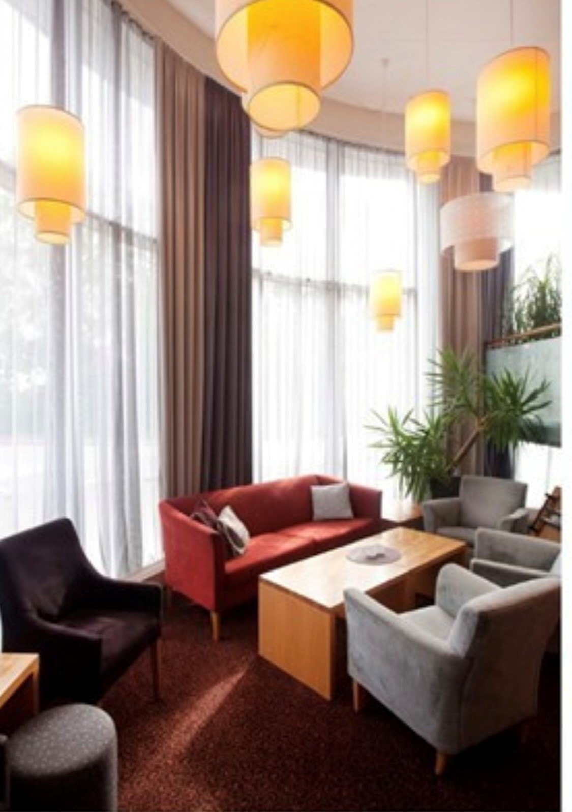 Møteplass i lobby Galleribilde