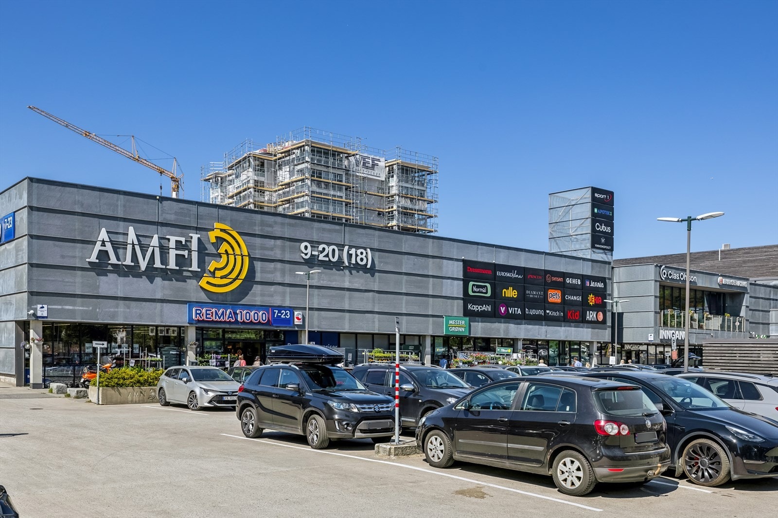 Kun et steinkast til Vågsbygd senter fra leiligheten Galleribilde