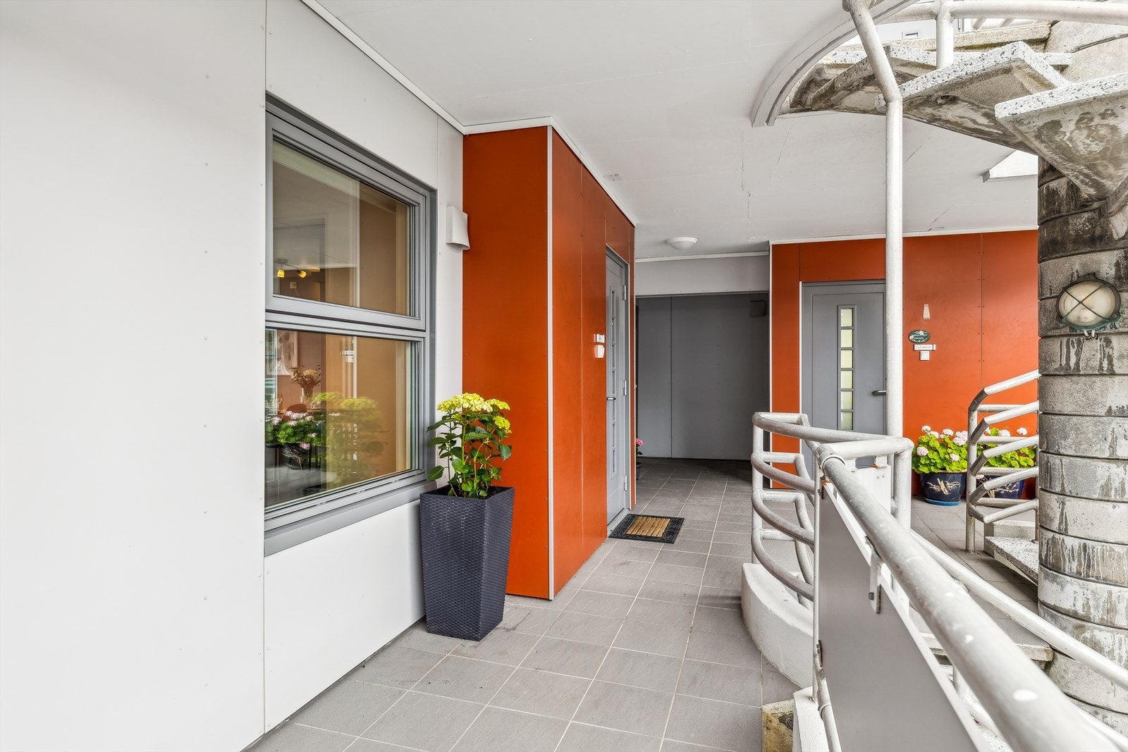 Felles svalgang Galleribilde