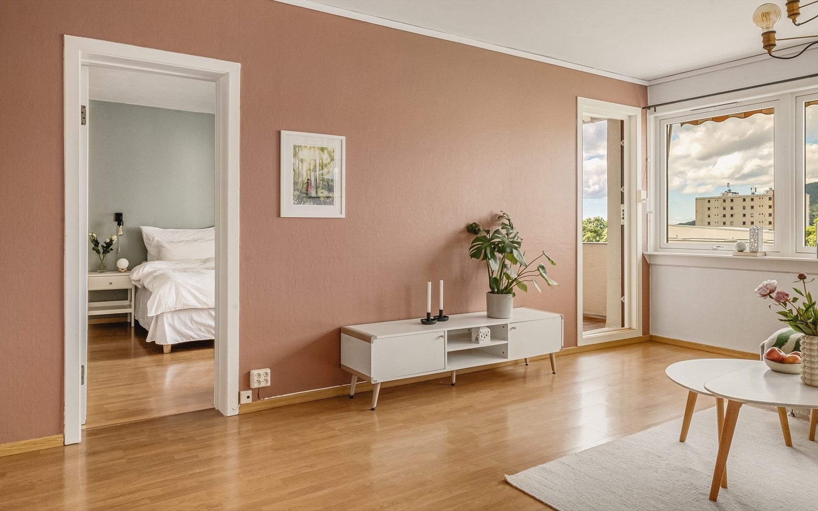 Felleskostnader pr måned er kr 5 499 og inkl. bla. TV og internett og kommunale avgifter Galleribilde