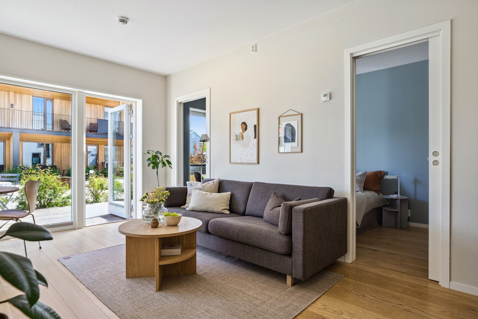 Sammen med alt lyset bidrar ekstra god takhøyde til en upåklagelig atmosfære. Galleribilde