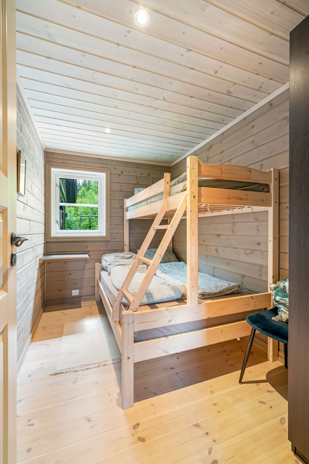 Soverom 3 med garderobeskap. Galleribilde