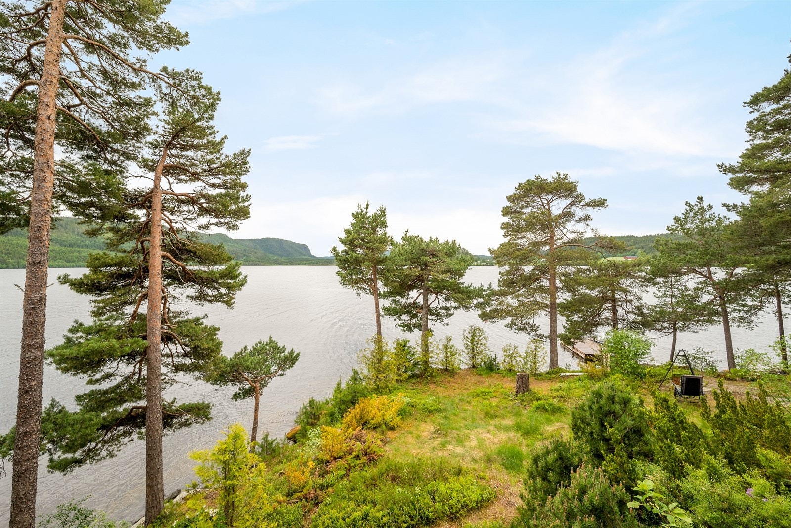 Fra parkeringen ved naustet er det ca. 5 minutter til Korsvegen sentrum og 15 minutter med bil Melhus hvor du vil finne det meste av servicefasiliteter Galleribilde