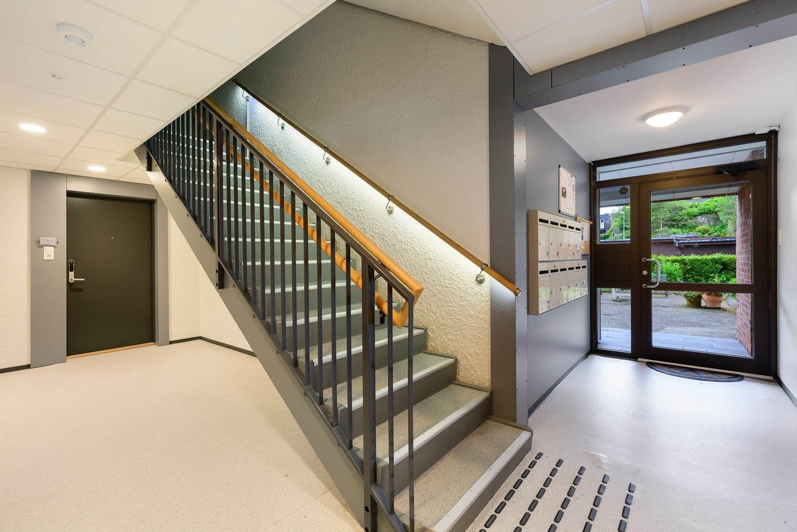 Leiligheten har trappefriadkomst fra hovedinngang. Galleribilde
