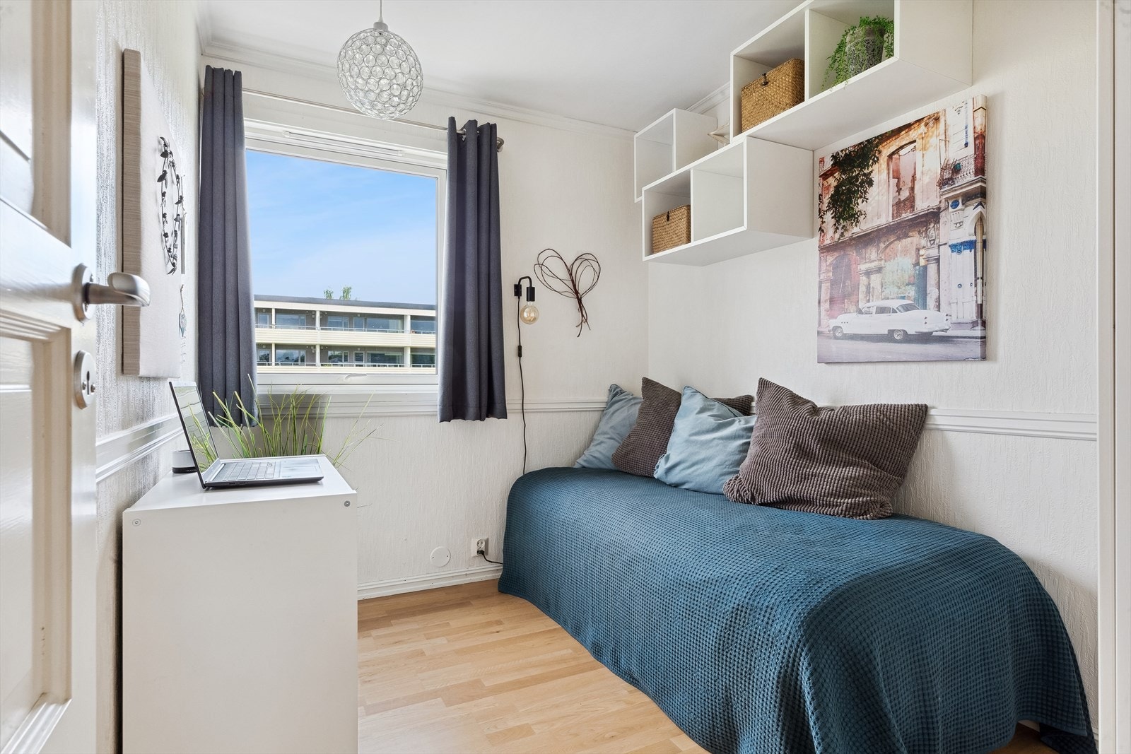 I kjelleren er det to disponible boder på henholdsvis ca. 5 og 7 kvm Galleribilde