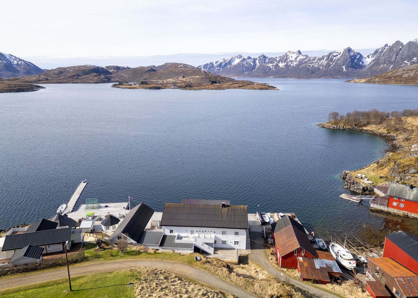 Et sjarmerende gammelt fiskevær og maritimt nærmiljø Galleribilde