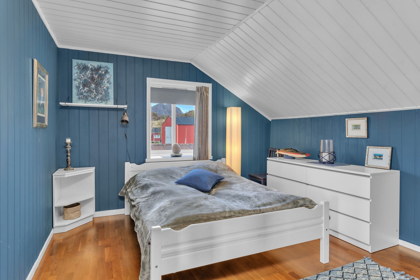 Soverom 1 er av god størrelse Galleribilde