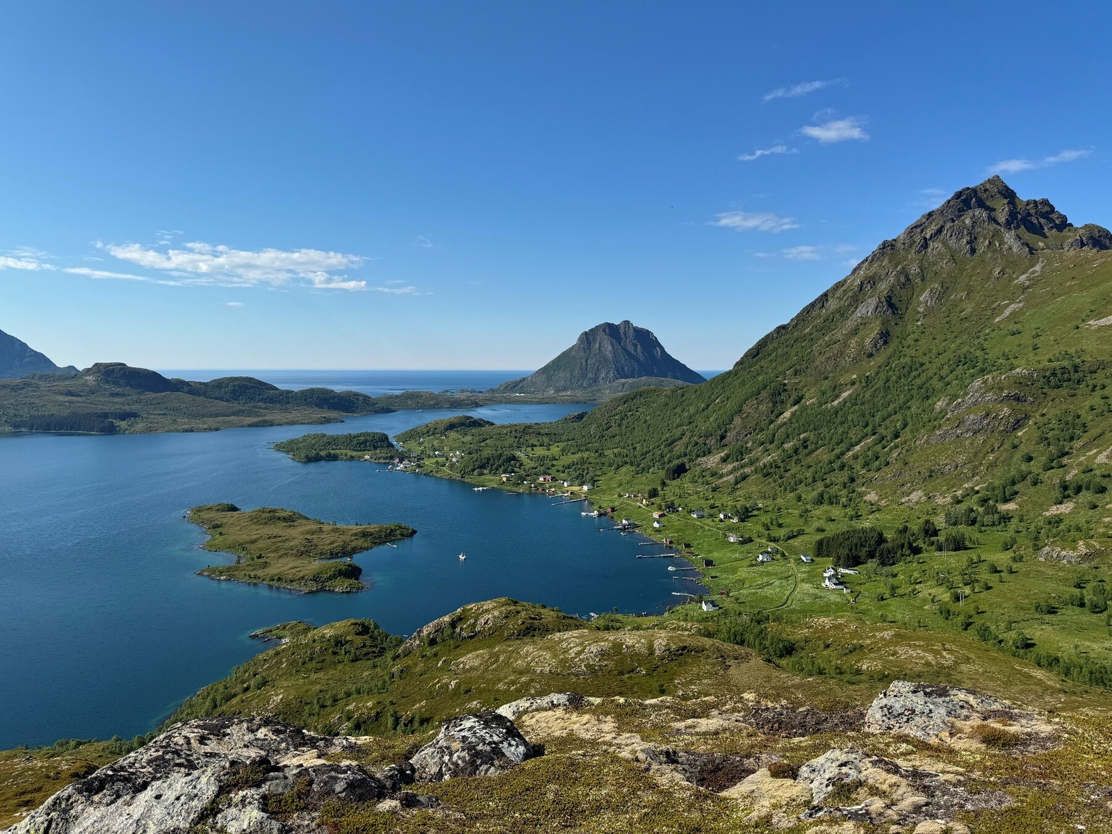 Barkestad sett fra fjellet (privat bilde) Galleribilde