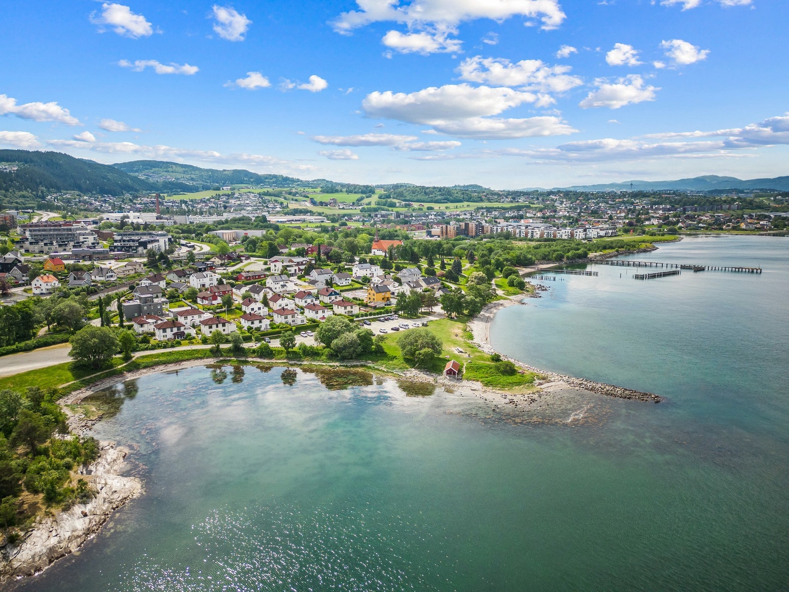 Ladestien går like forbi. Båtutsettingsplass et steinkast unna. Galleribilde
