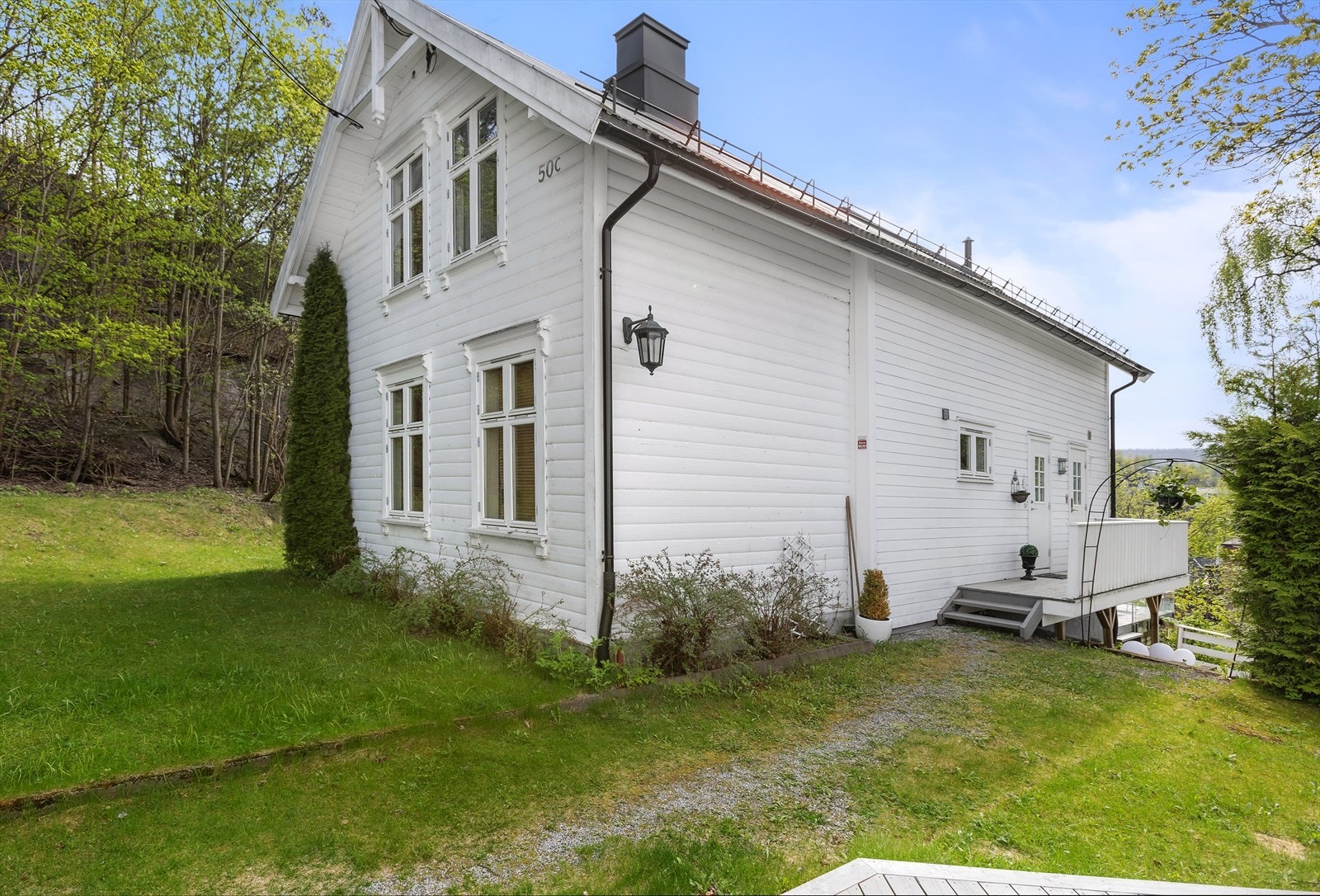 Velkommen Jongsåsveien 50C, presentert av Waqas Sharif. Galleribilde