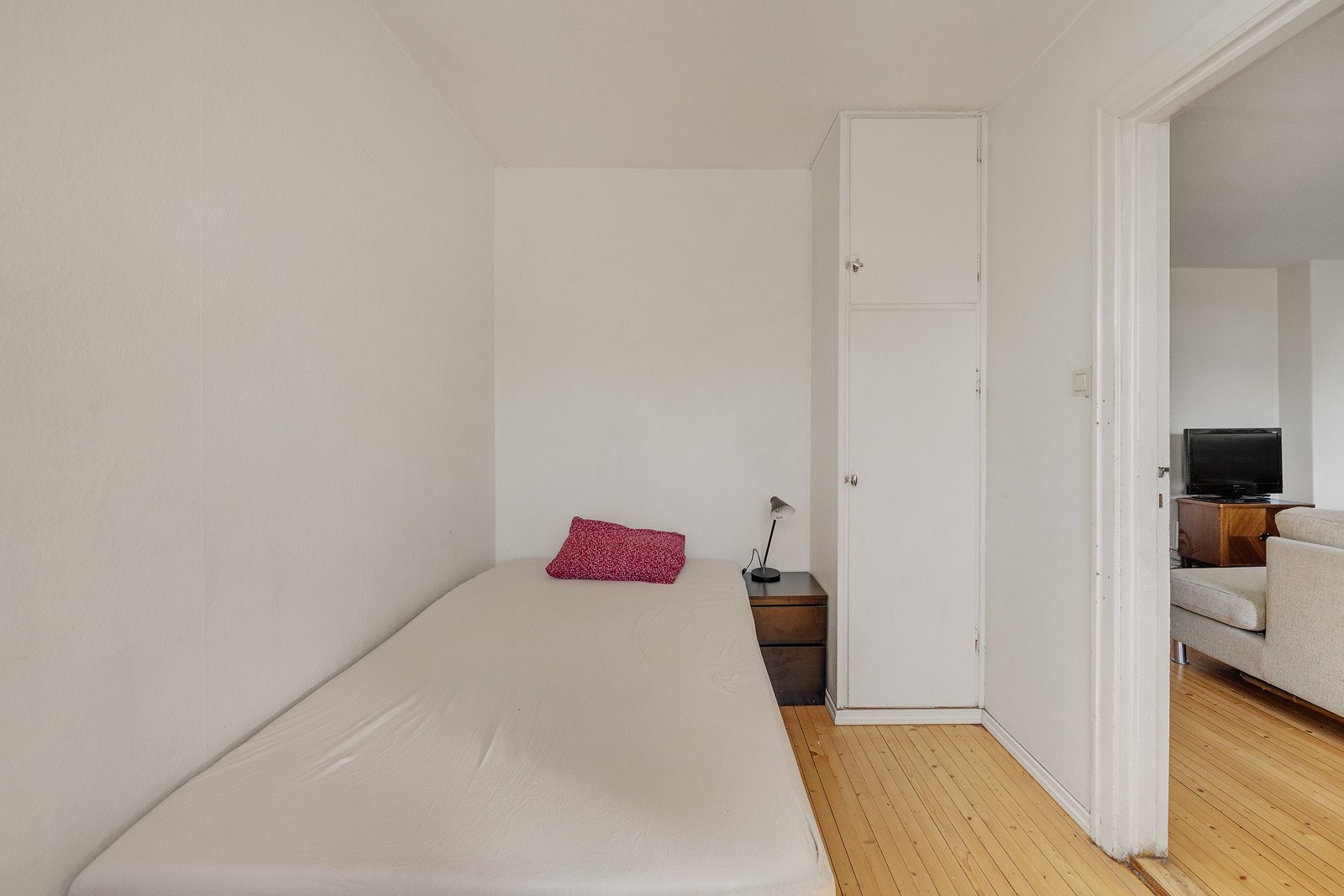 Det minste rommet har som stuen heltregulv som ble slipt og lakket i 2011. Galleribilde