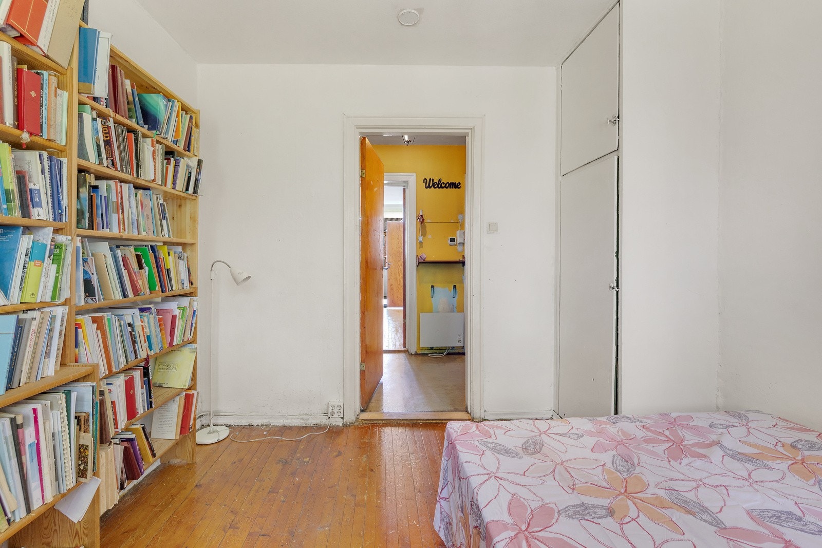 For lagring disponere leiligheten en loftsbod og to kjellerboder. Galleribilde