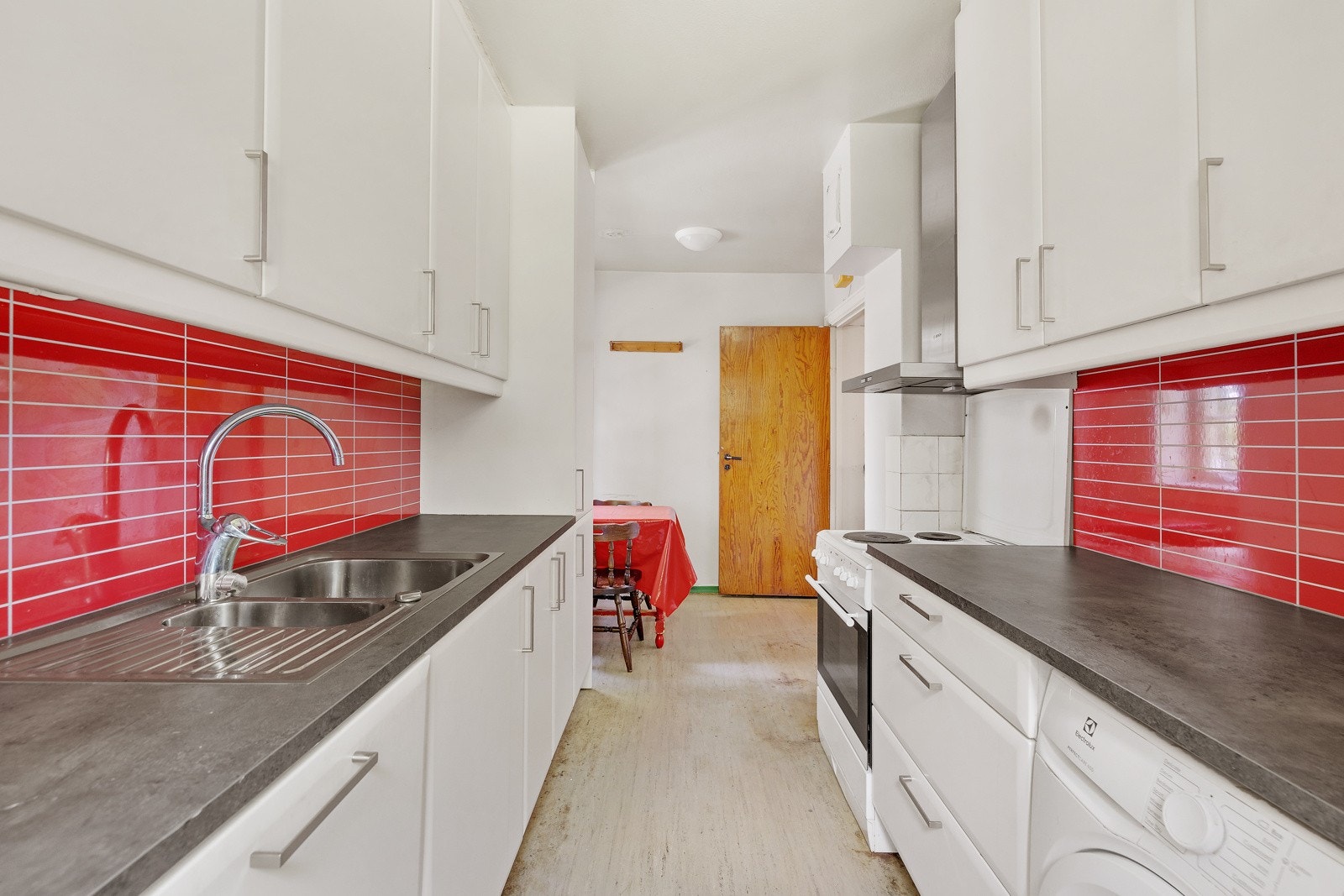 Her får man godt med skap- og benkeplass. Galleribilde