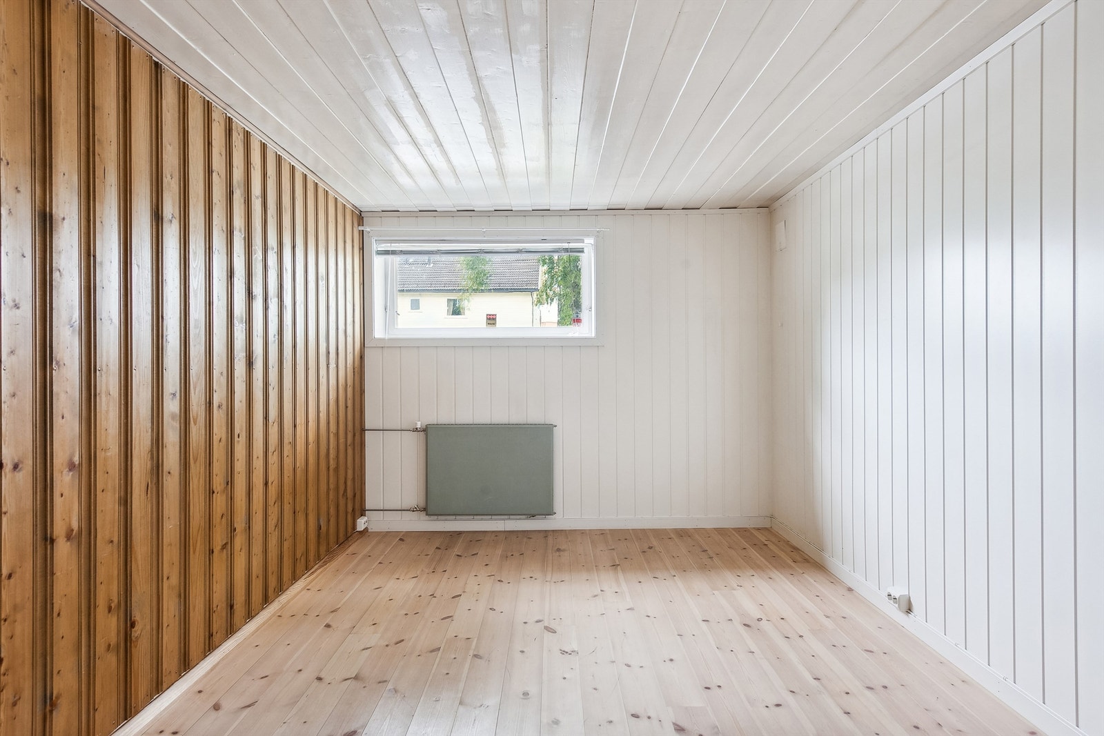 Innredet soverom med god plass til seng og garderobe. Ikke omsøkt hos kommunen. Galleribilde