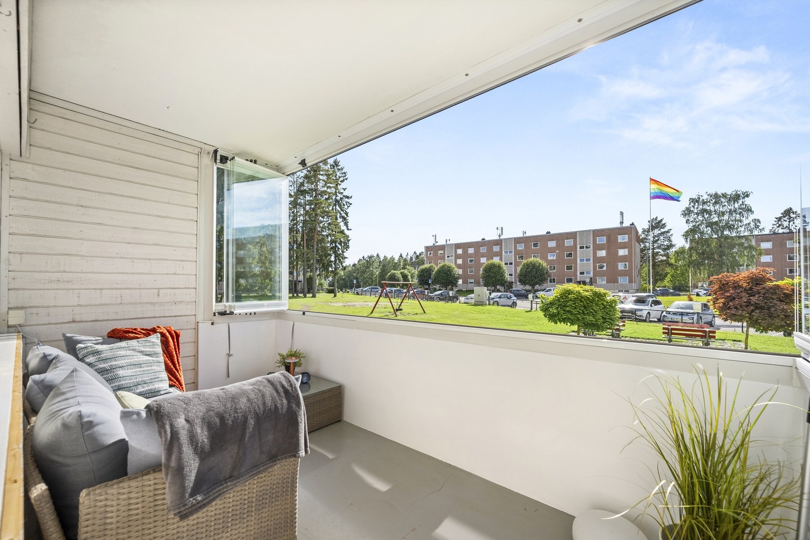 Innglasset balkong - gulvvarme på balkong. Galleribilde