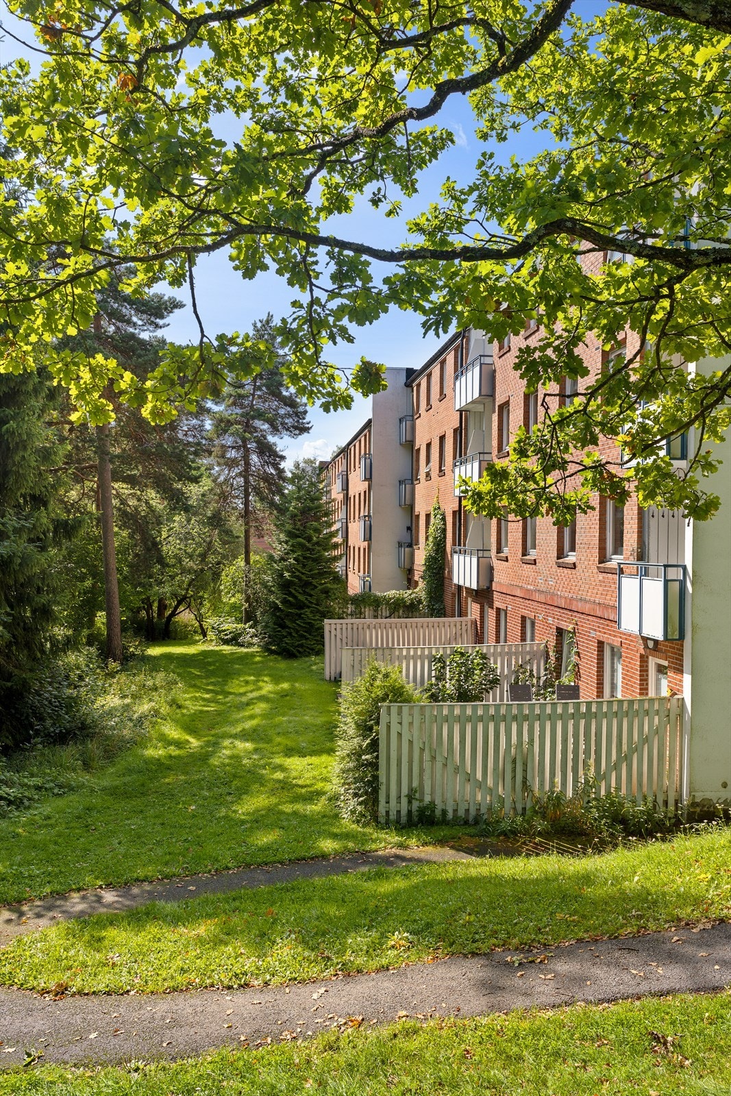 Fra kjellerdøren er det ikke mange meterne til skiløypa Galleribilde